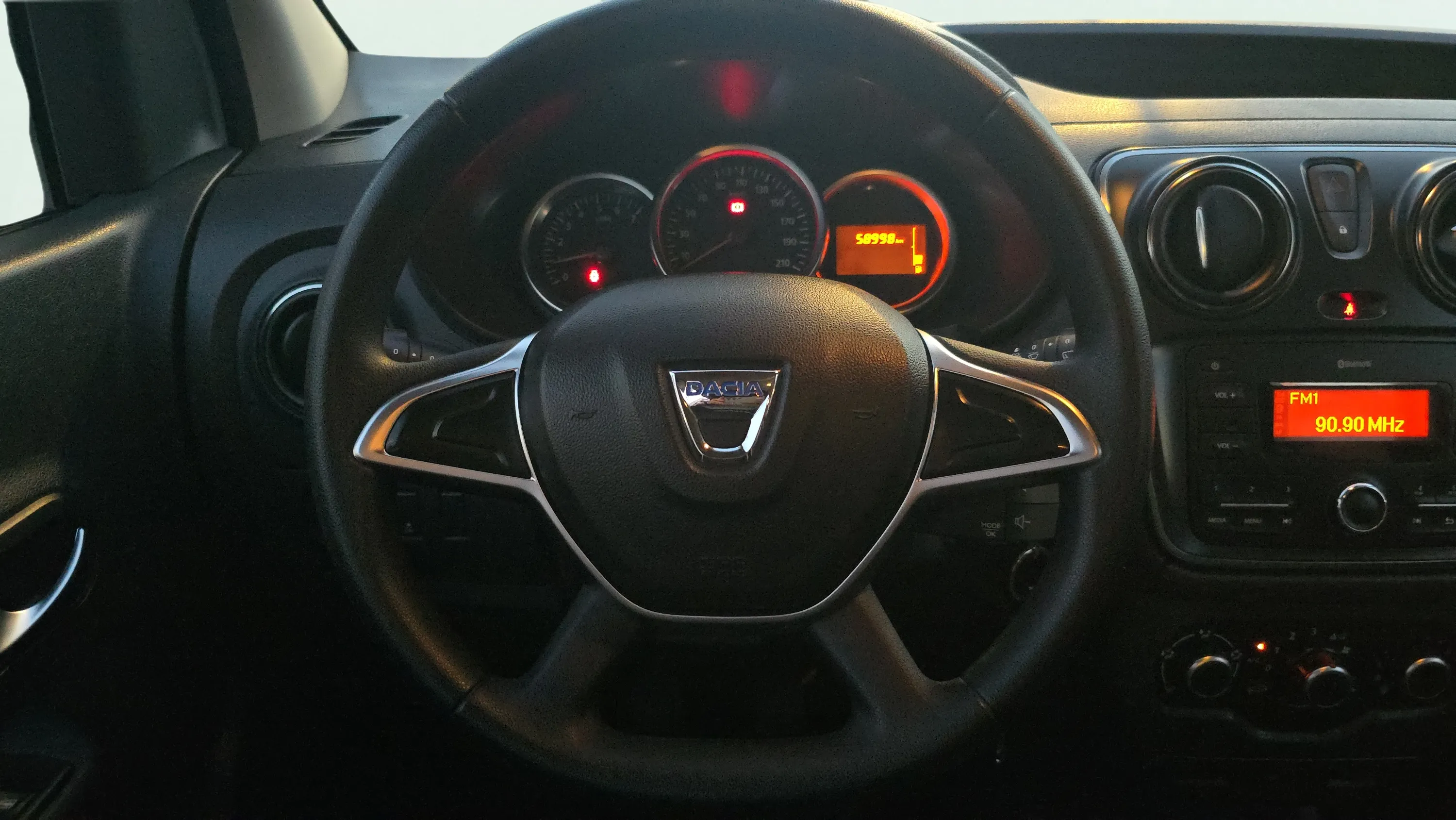 Dacia Dokker Stepway Essential 1.3 TCe GPF - foto 11