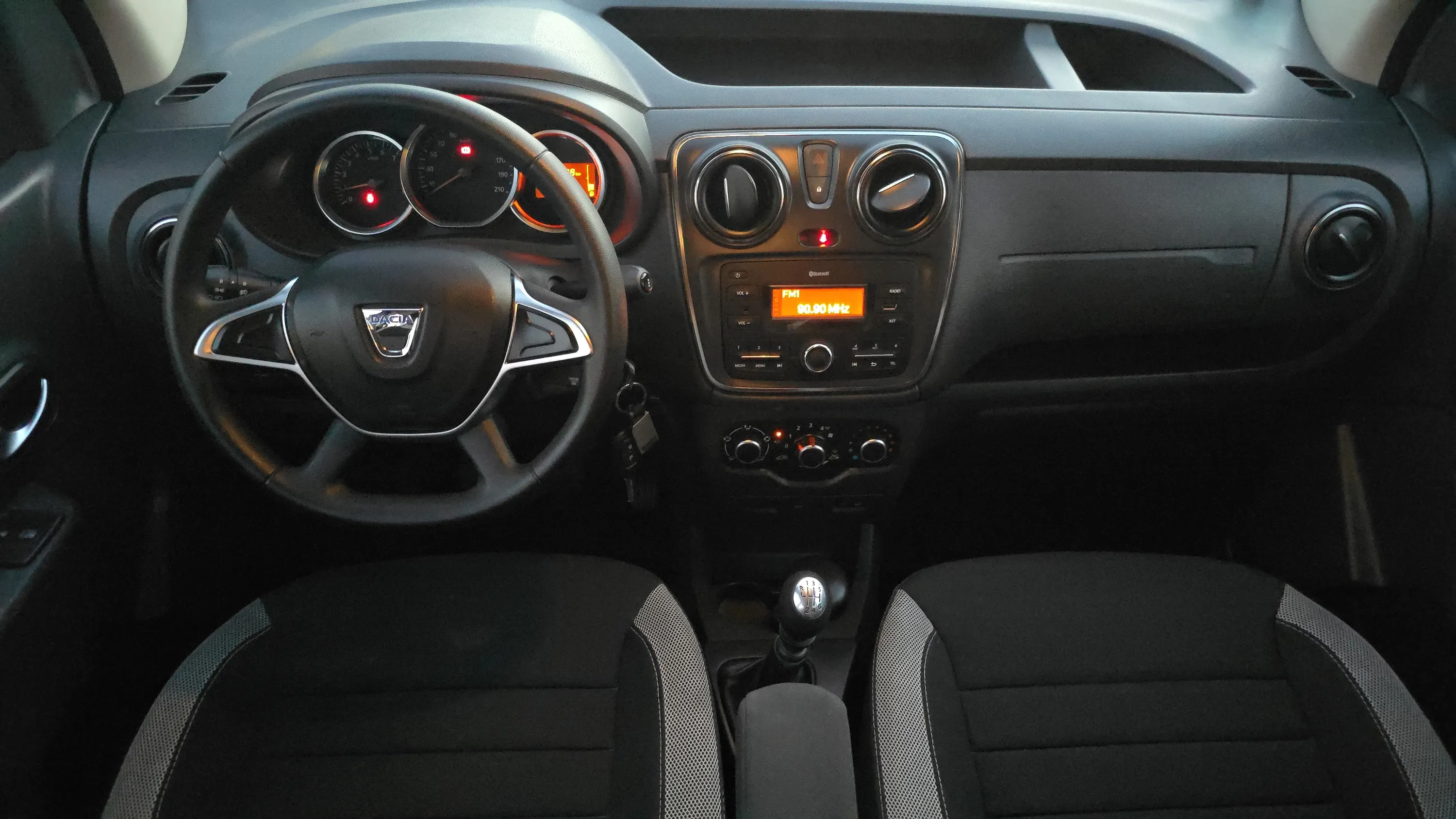 Dacia Dokker Stepway Essential 1.3 TCe GPF - foto 9