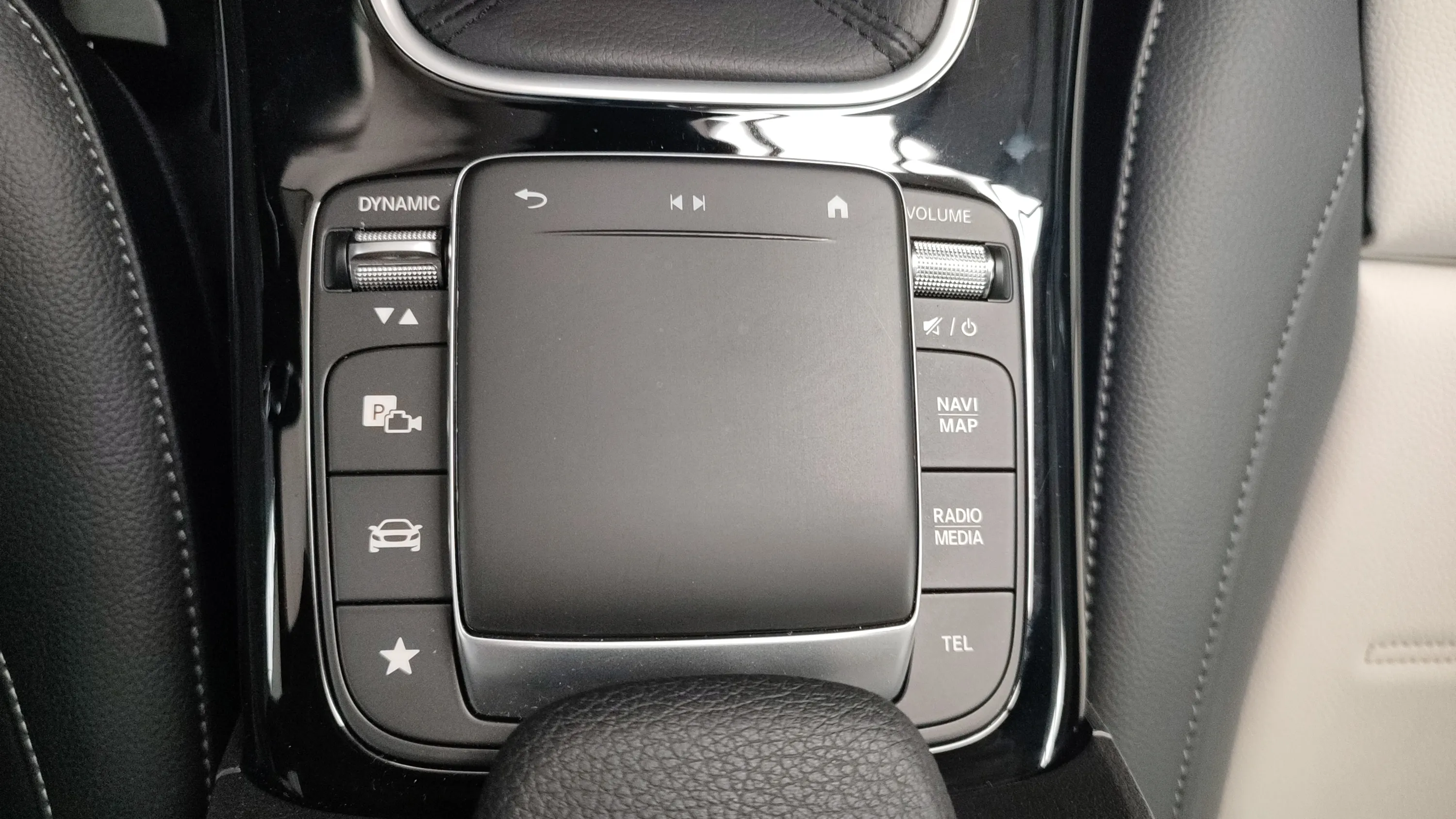 Mercedes-Benz CLA 200 - foto 17