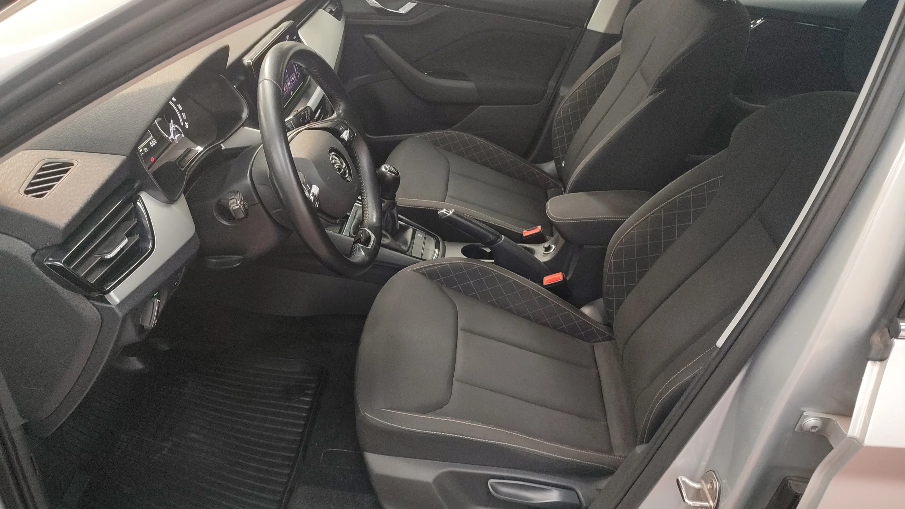 Škoda Scala 1.0 TSI Active - foto 16