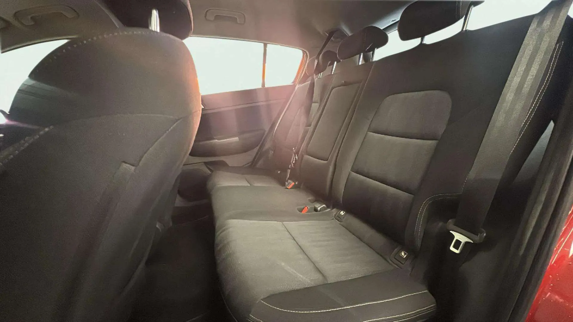 Kia Sportage 1.6 GDi Business 4x2 - foto 12