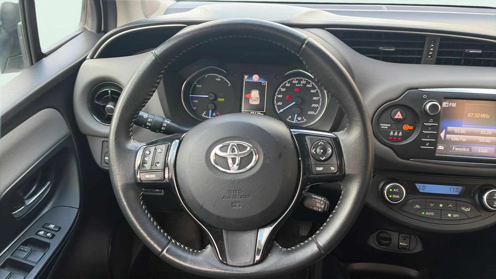 Toyota Yaris 1.5 100H Active Tech - foto 16