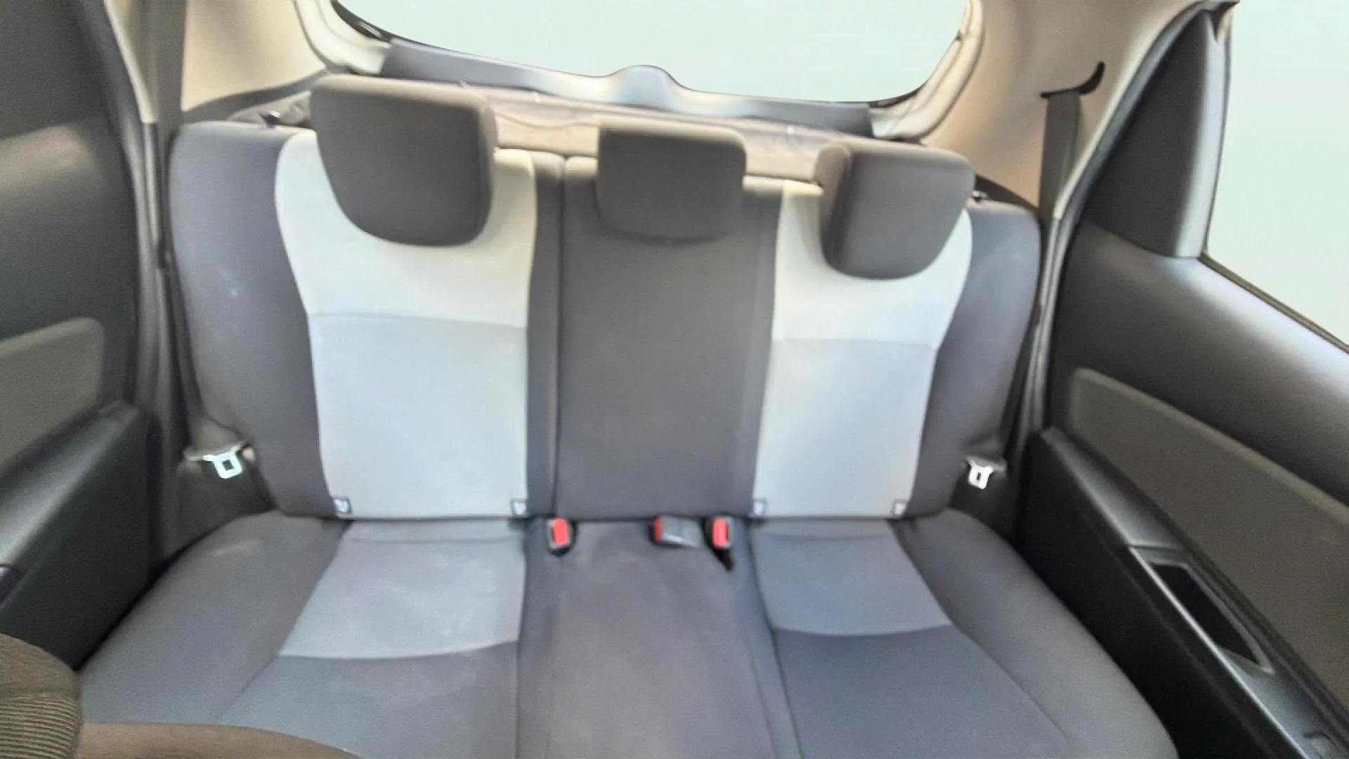 Toyota Yaris 1.5 100H Active Tech - foto 10