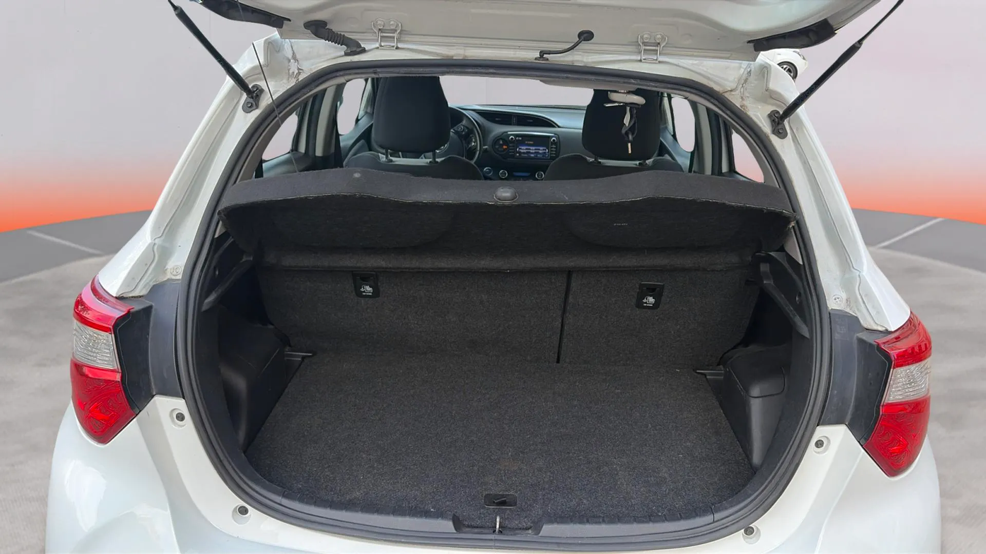 Toyota Yaris 1.5 100H Active Tech - foto 13