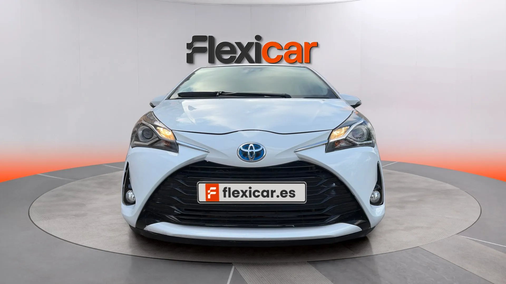 Toyota Yaris 1.5 100H Active Tech - foto 2