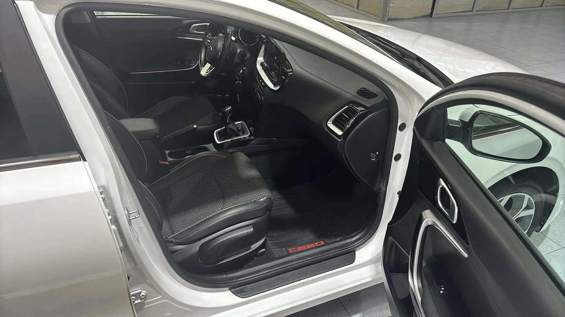 Kia Ceed Tourer 1.4 T-GDi Tech - foto 21