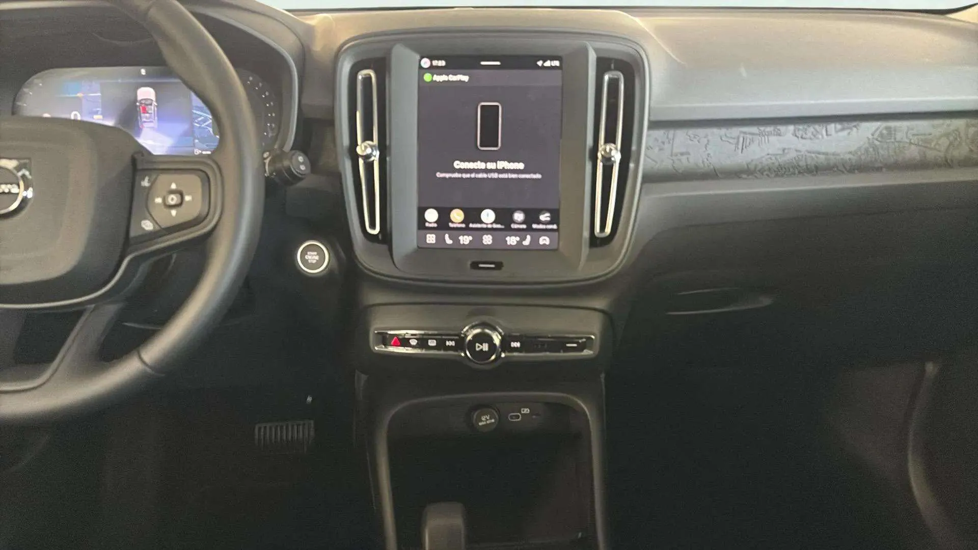 Volvo XC40 2.0 B3 G Essential - foto 8