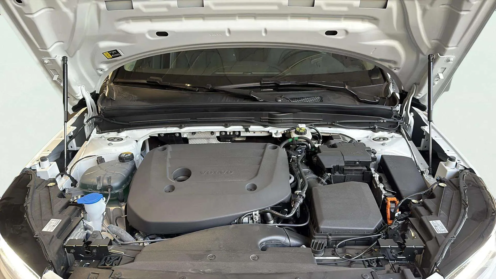 Volvo XC40 2.0 B3 G Essential - foto 15