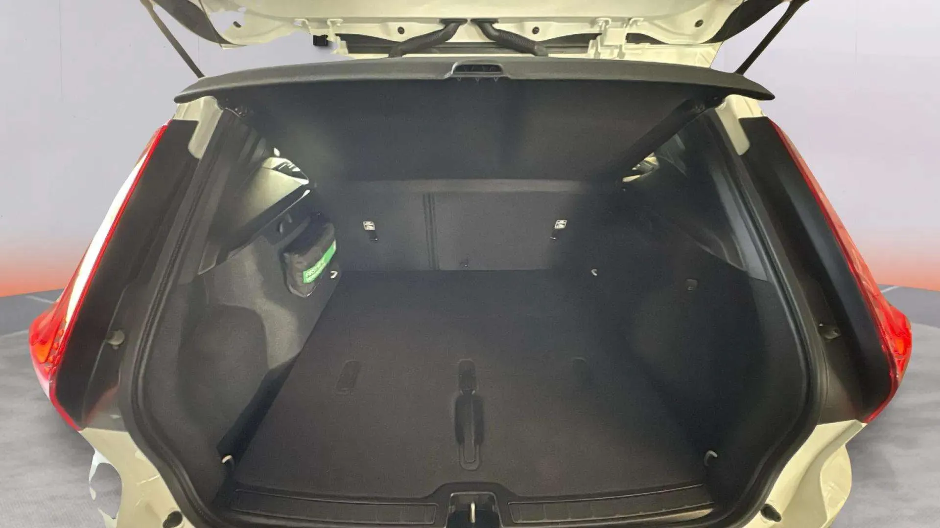 Volvo XC40 2.0 B3 G Essential - foto 6