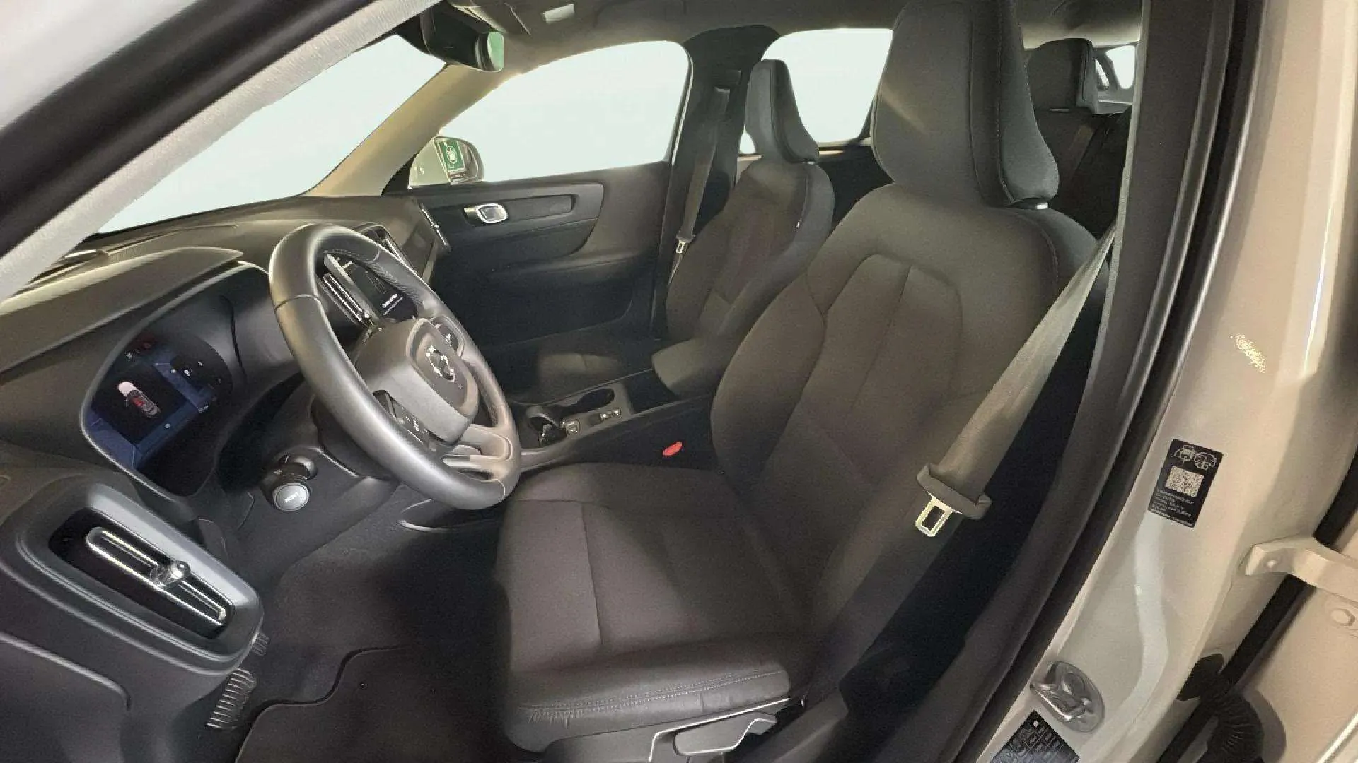 Volvo XC40 2.0 B3 G Essential - foto 11