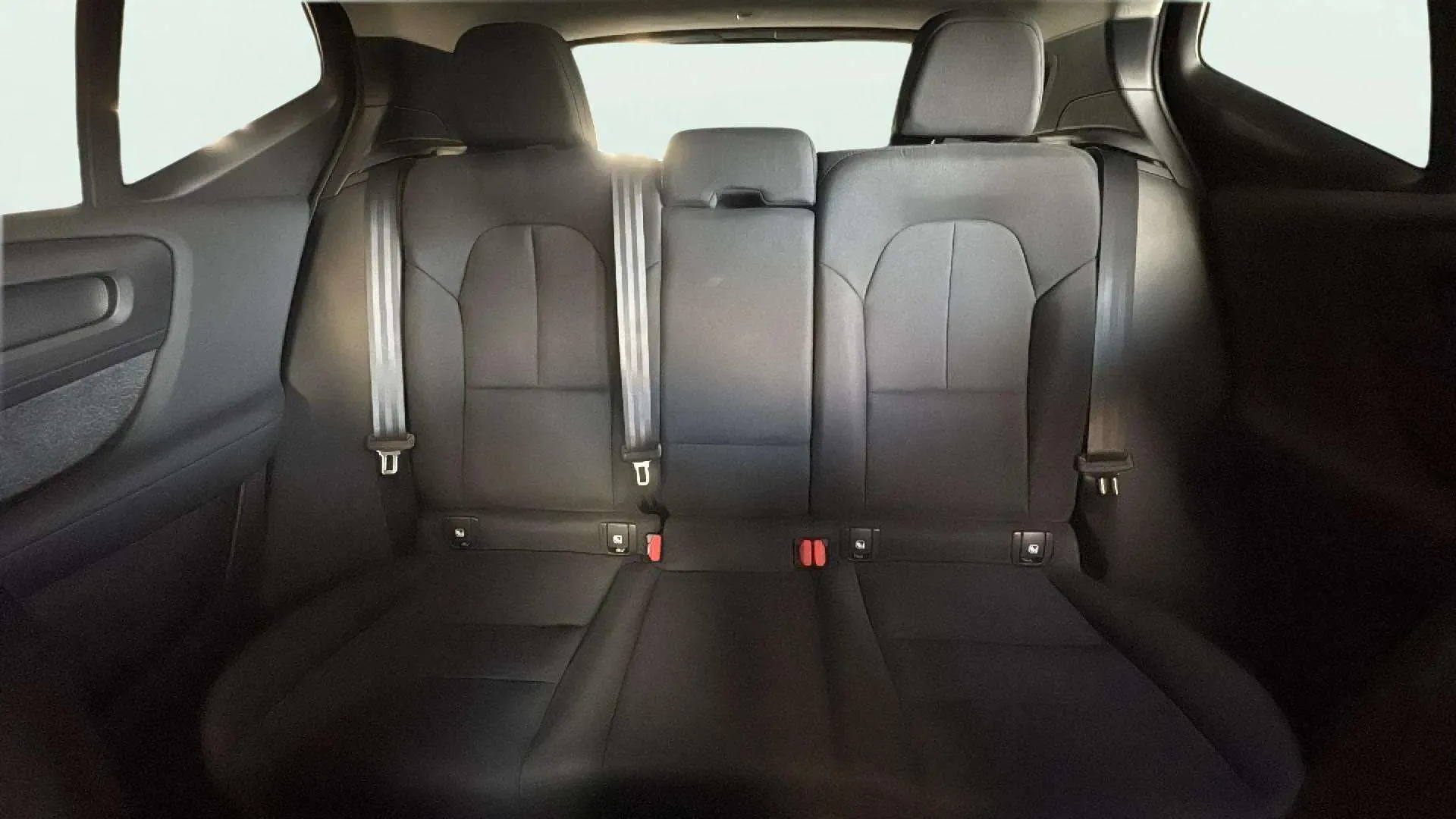 Volvo XC40 2.0 B3 G Essential - foto 13
