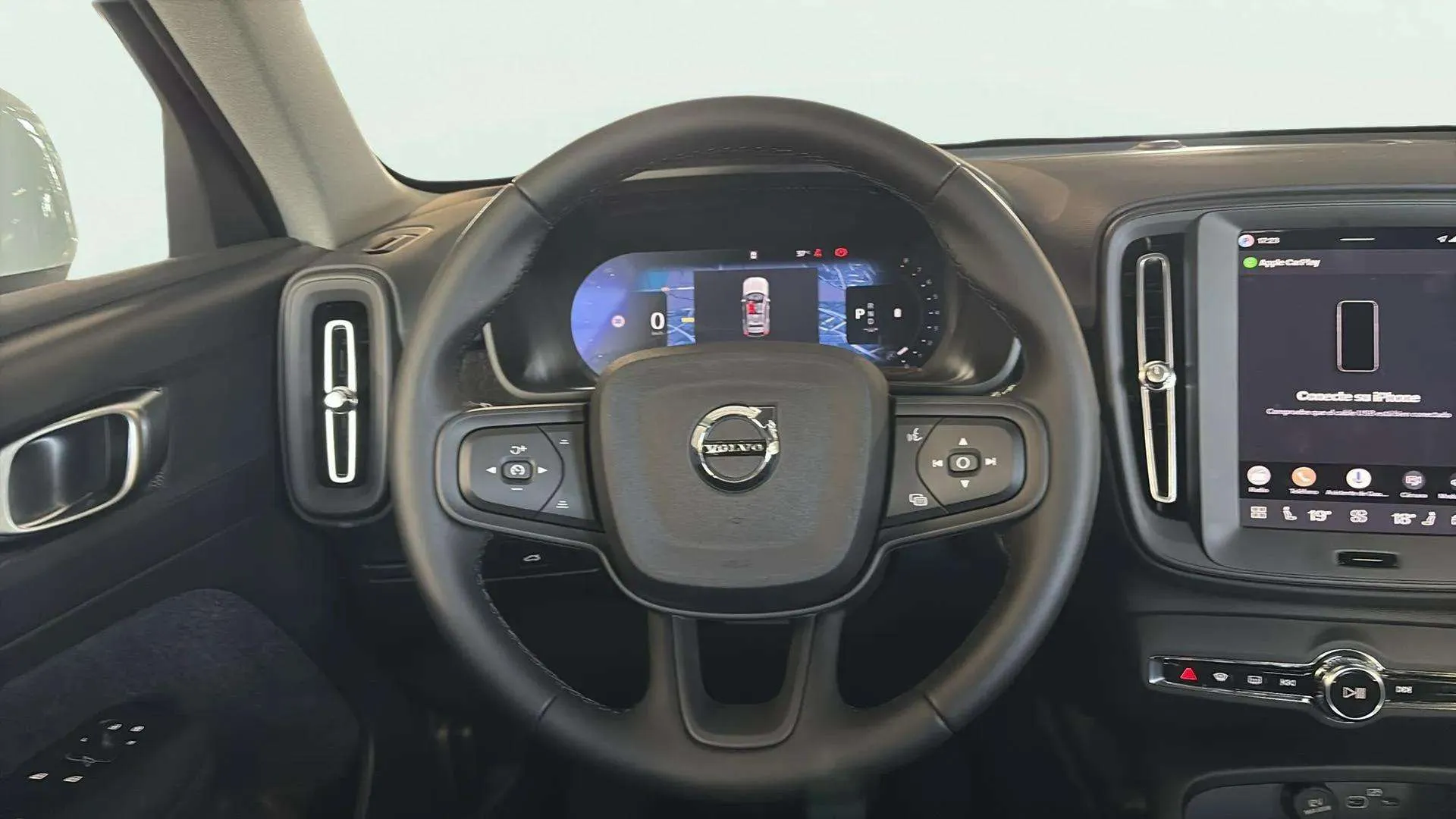 Volvo XC40 2.0 B3 G Essential - foto 9