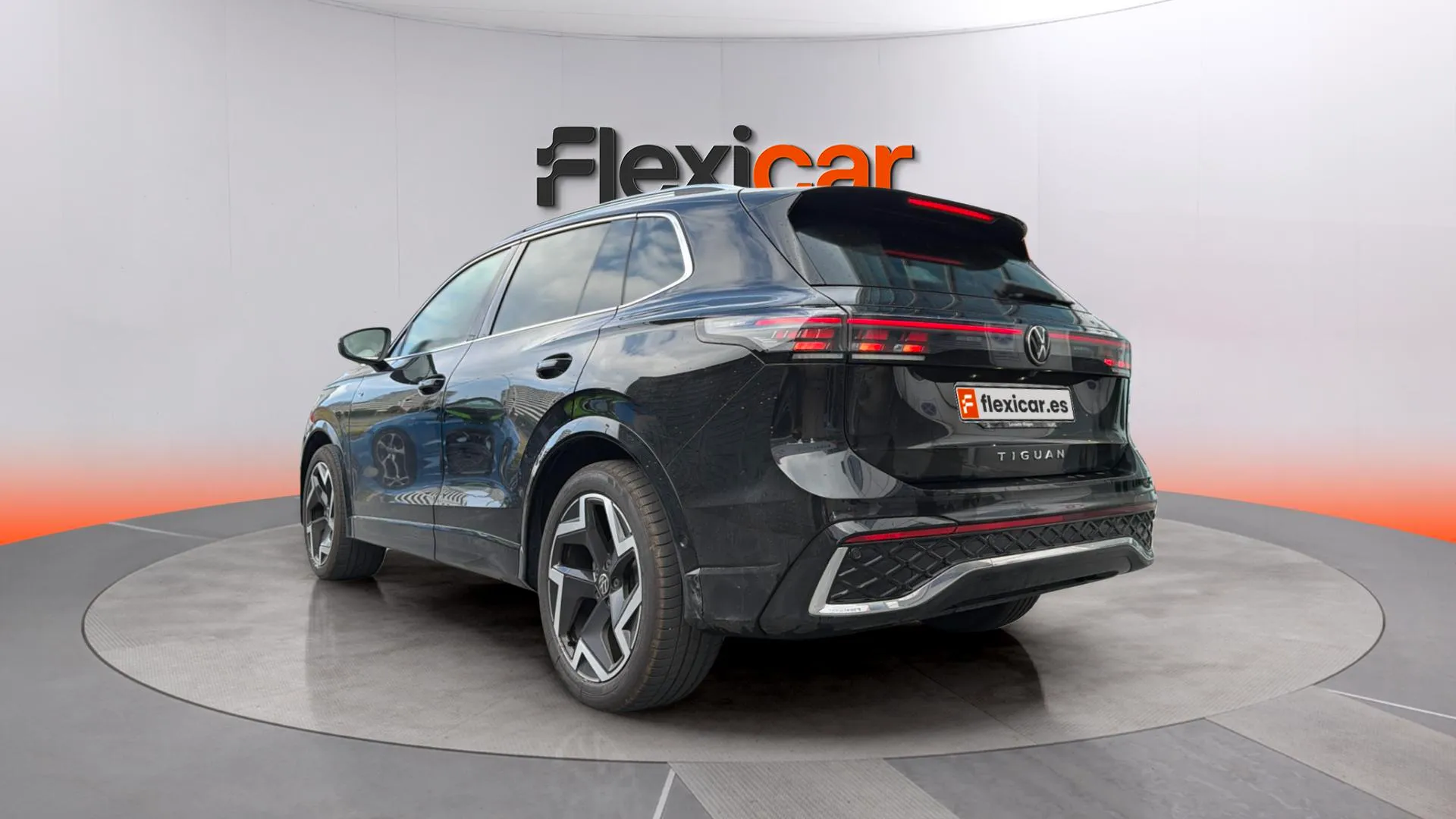Volkswagen Tiguan R-Line 2.0 TDI DSG - foto 4