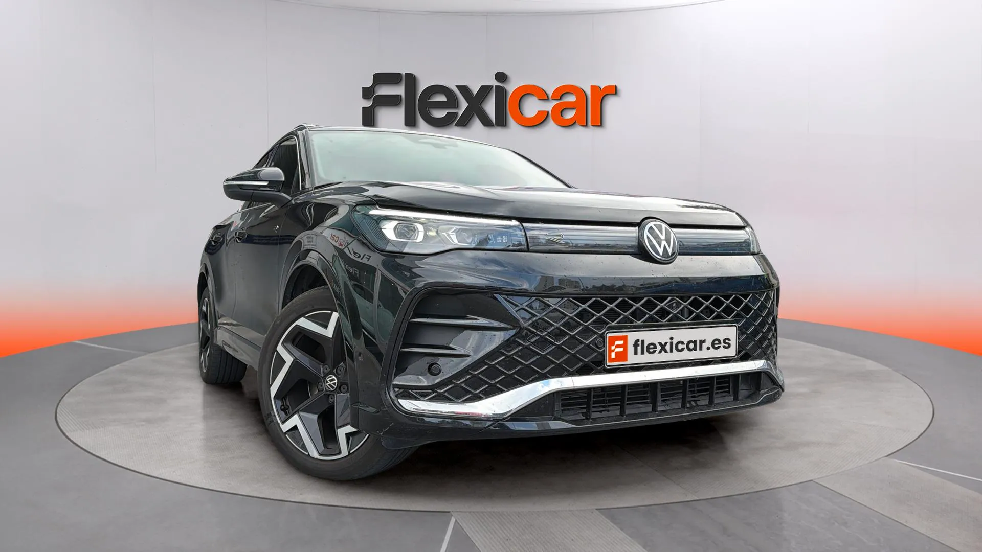 Volkswagen Tiguan R-Line 2.0 TDI DSG - foto 1