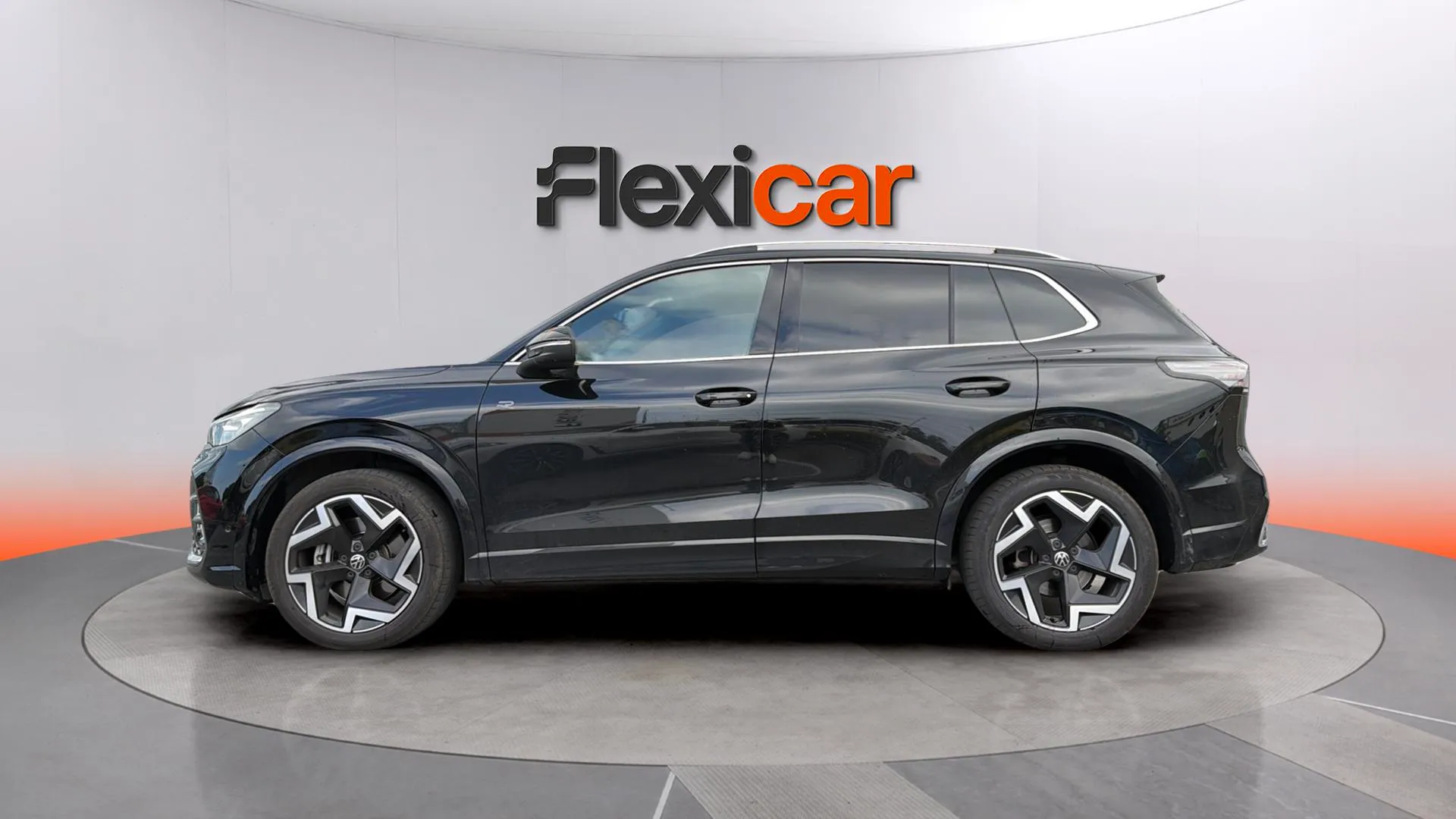 Volkswagen Tiguan R-Line 2.0 TDI DSG - foto 8