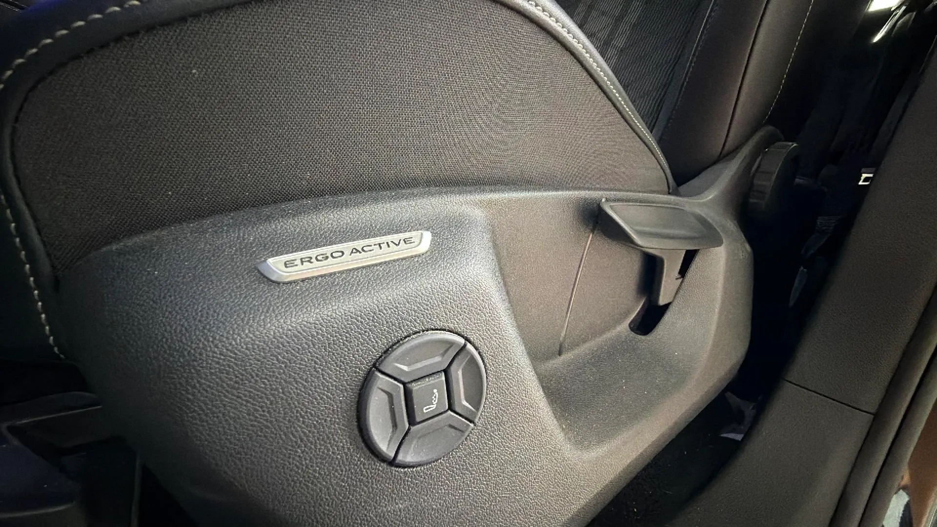 Volkswagen Tiguan R-Line 2.0 TDI DSG - foto 33