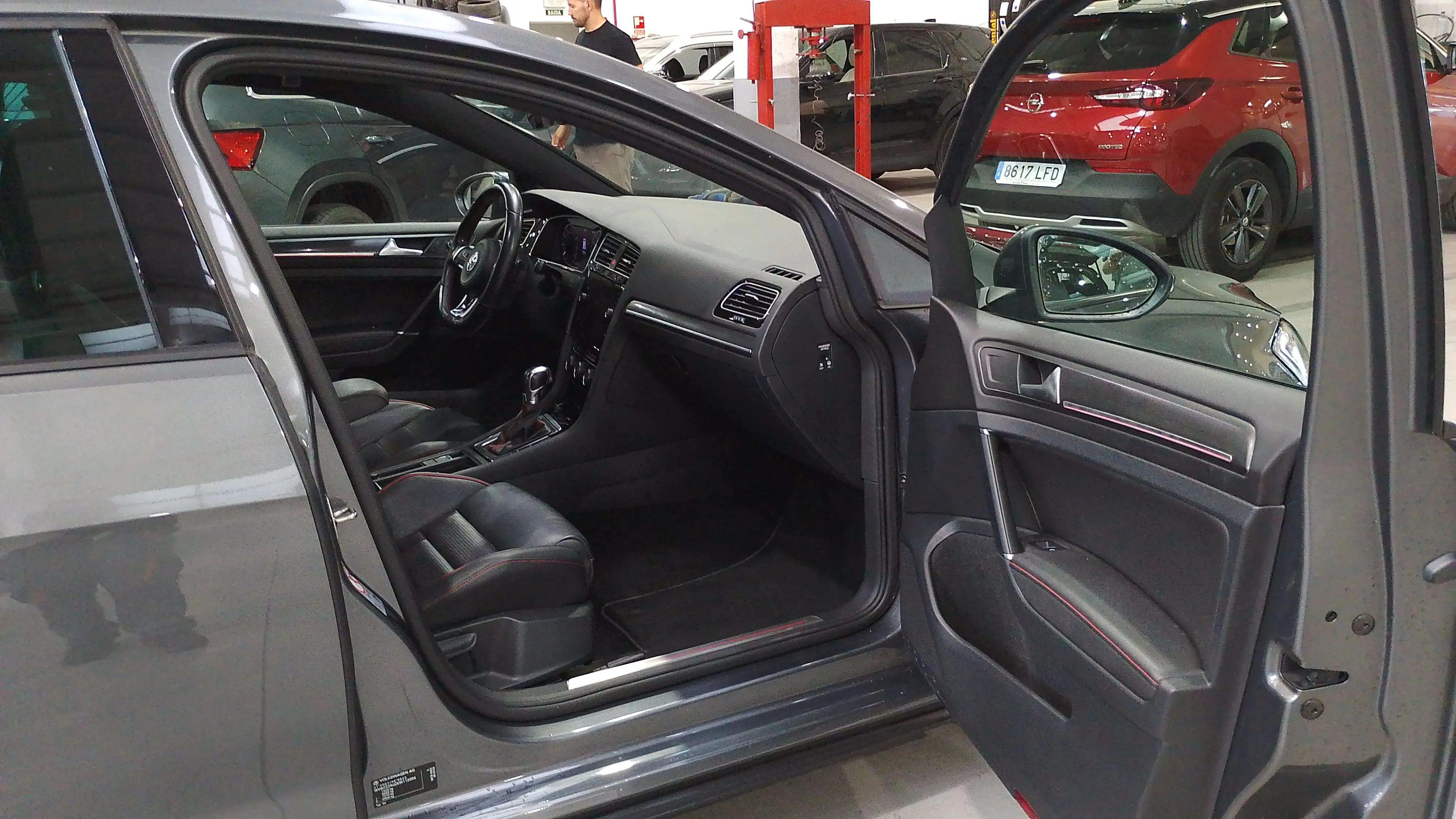 Volkswagen Golf GTI Performance 2.0 TSI DSG - foto 13