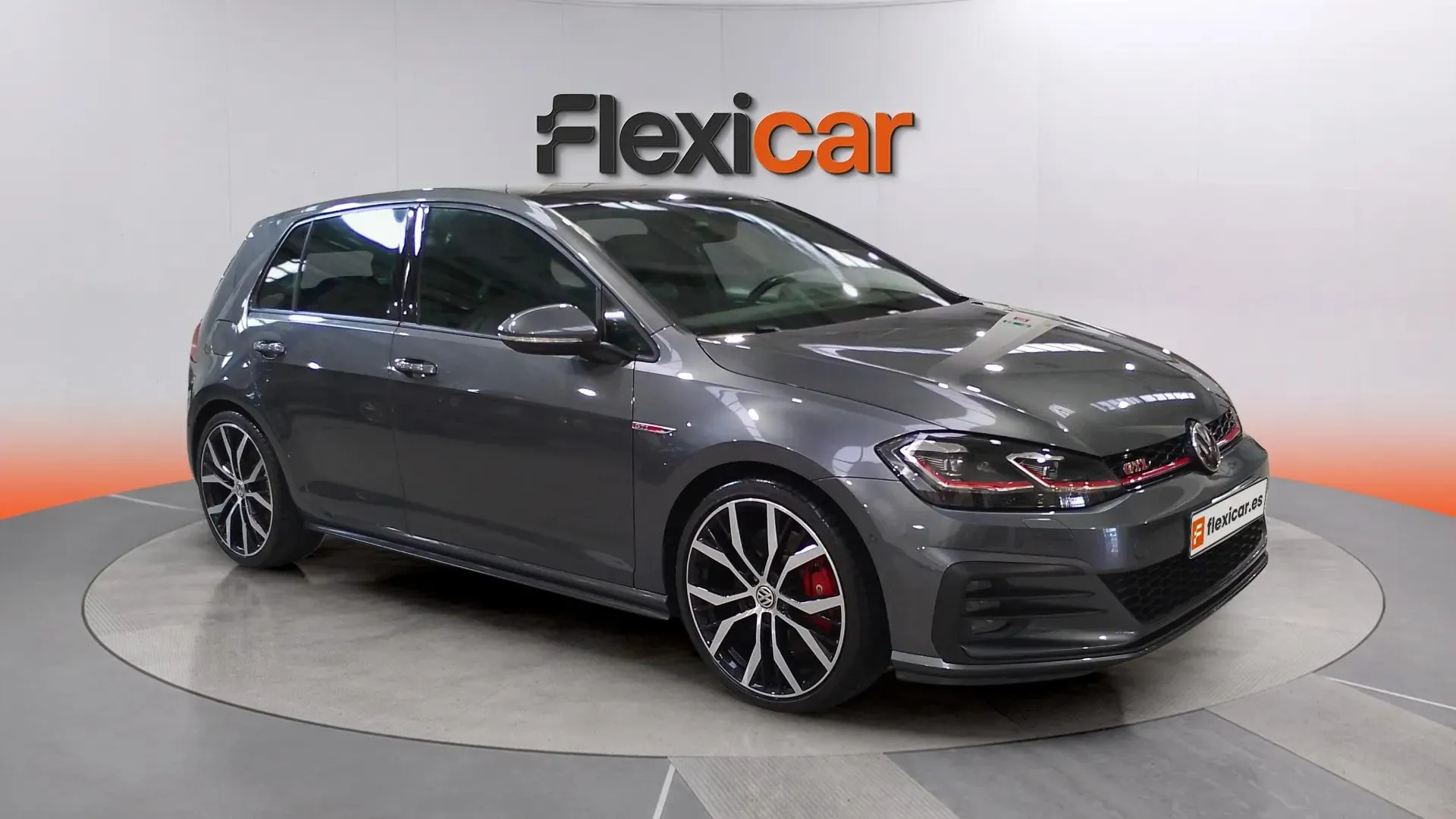Volkswagen Golf GTI Performance 2.0 TSI DSG - foto 2