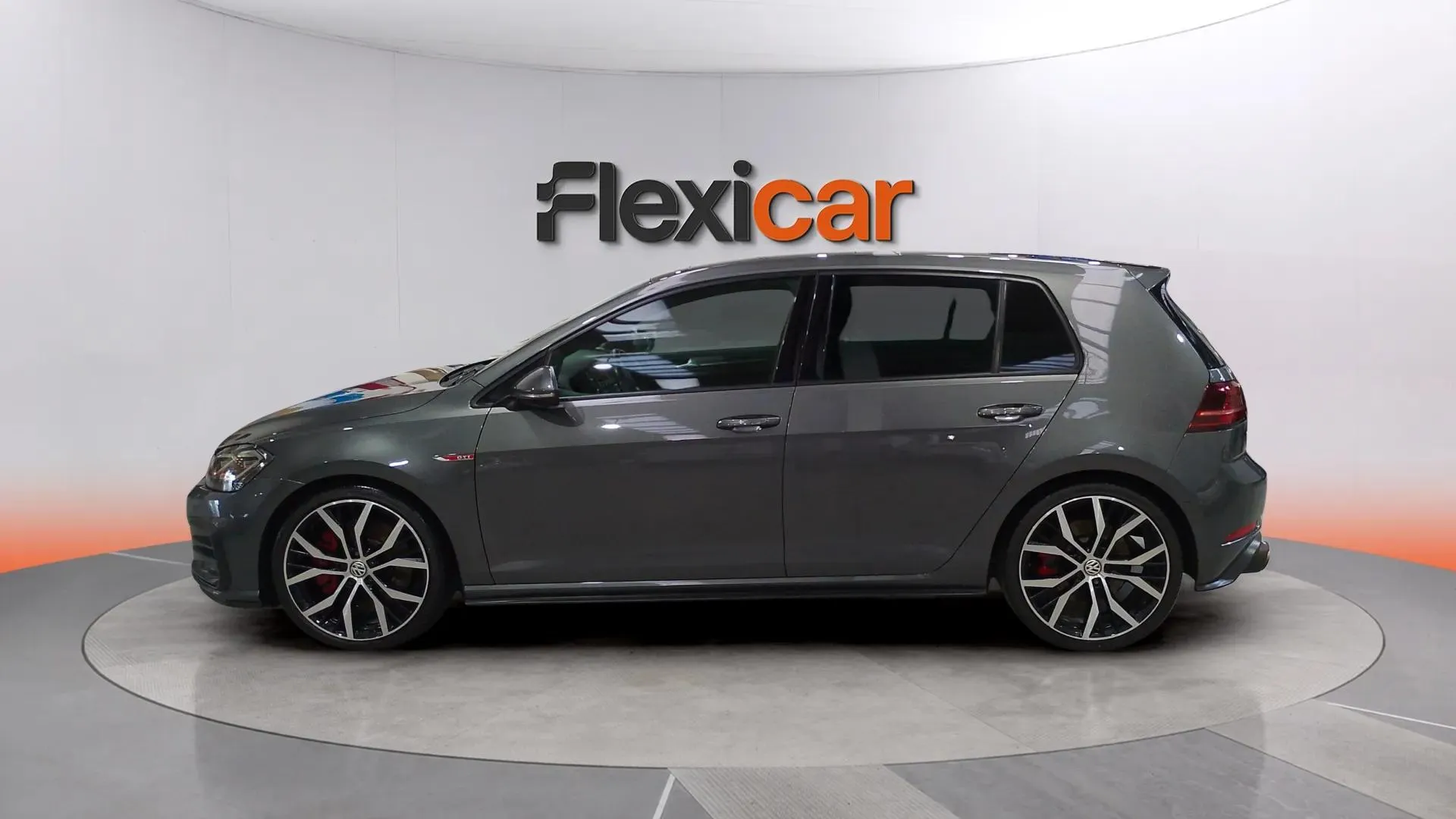 Volkswagen Golf GTI Performance 2.0 TSI DSG - foto 9