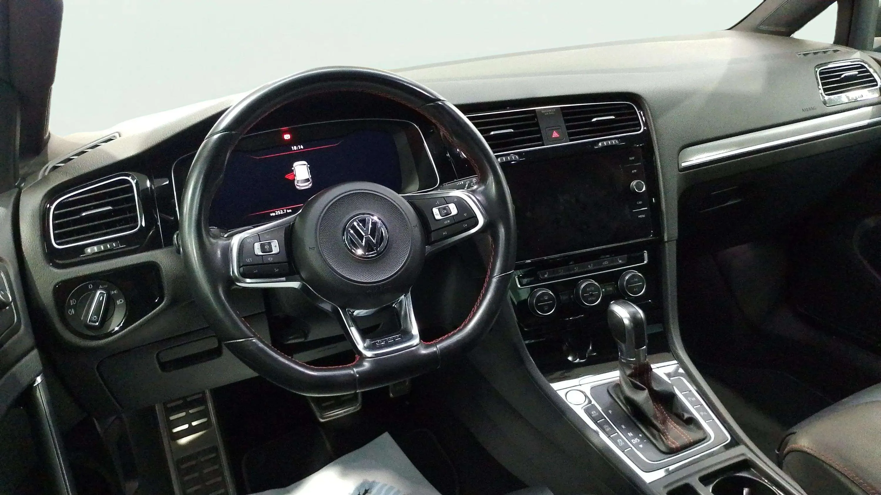 Volkswagen Golf GTI Performance 2.0 TSI DSG - foto 17