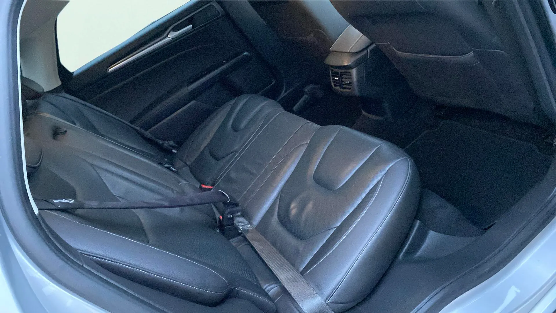 Ford Mondeo 2.0 Híbrido Titanium HEV - foto 24