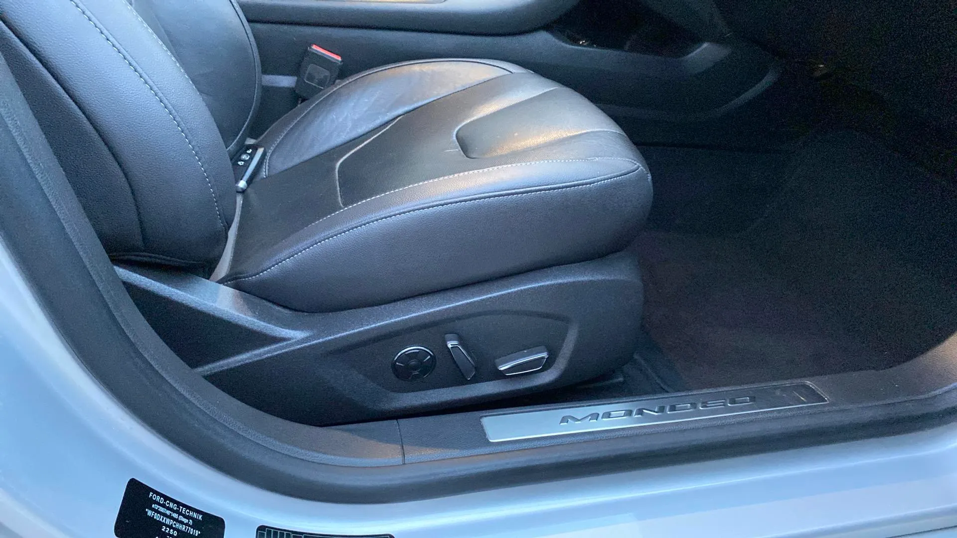 Ford Mondeo 2.0 Híbrido Titanium HEV - foto 27
