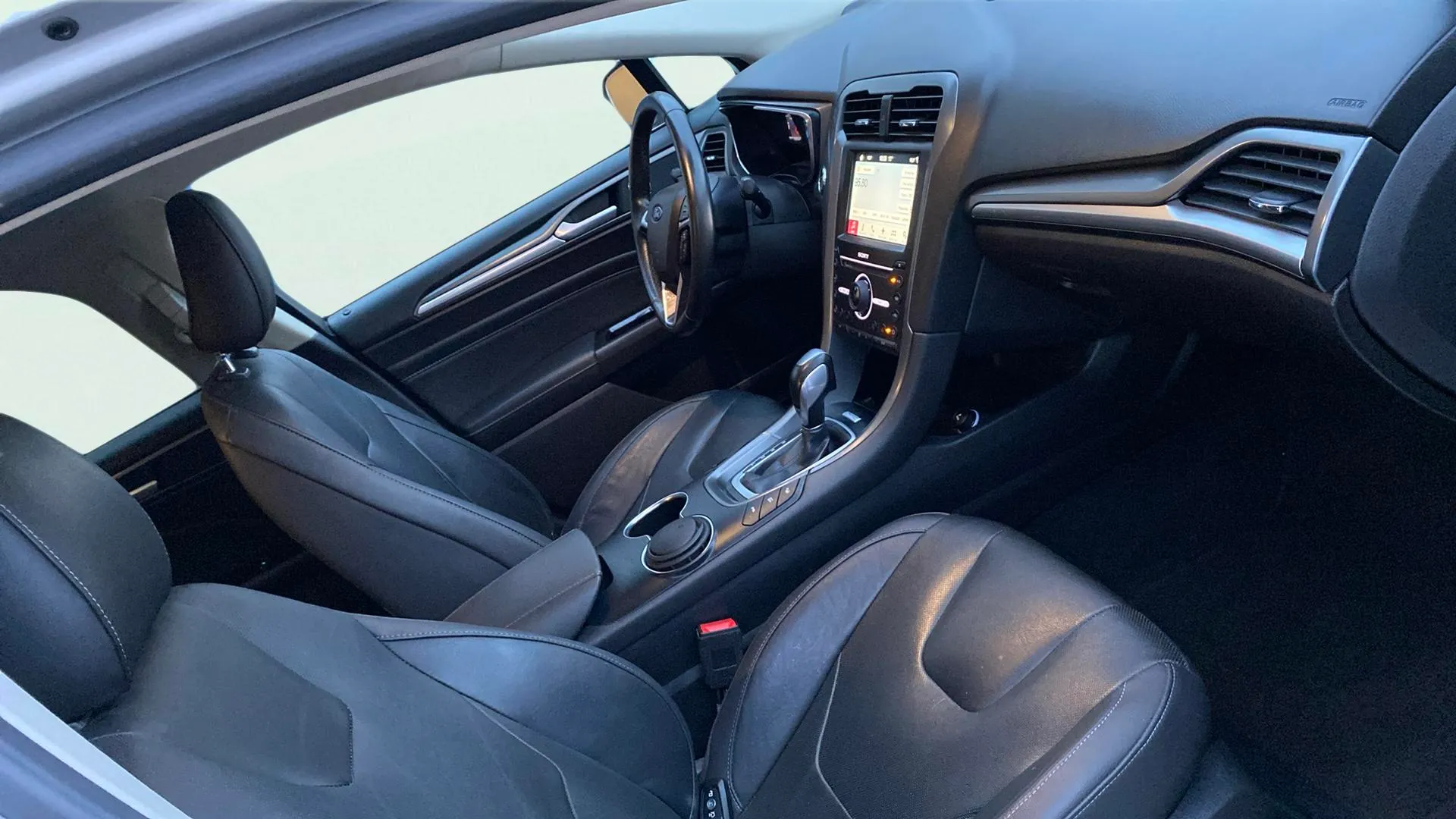 Ford Mondeo 2.0 Híbrido Titanium HEV - foto 25