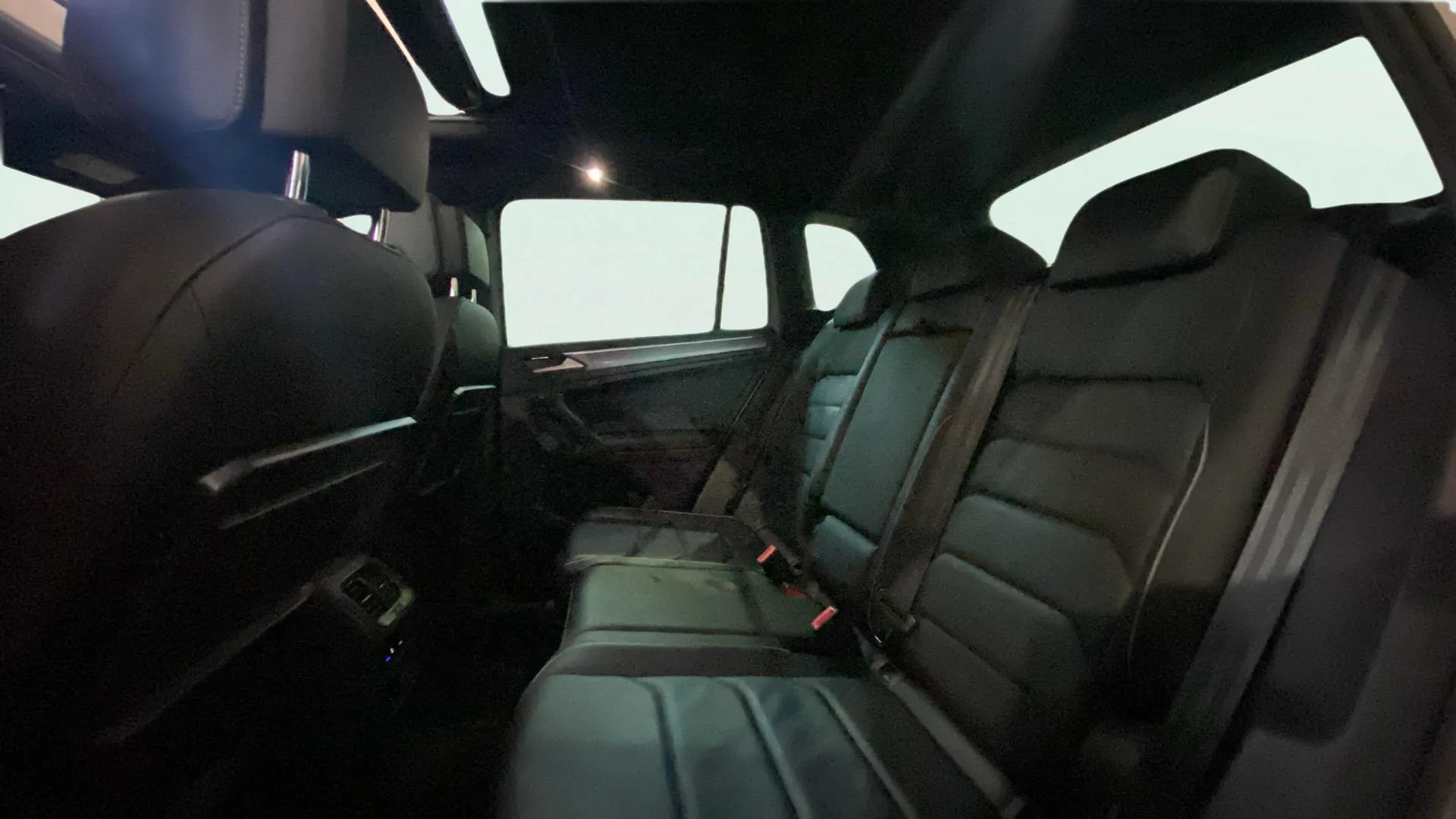 Volkswagen Tiguan R-Line 2.0 TDI DSG - foto 22