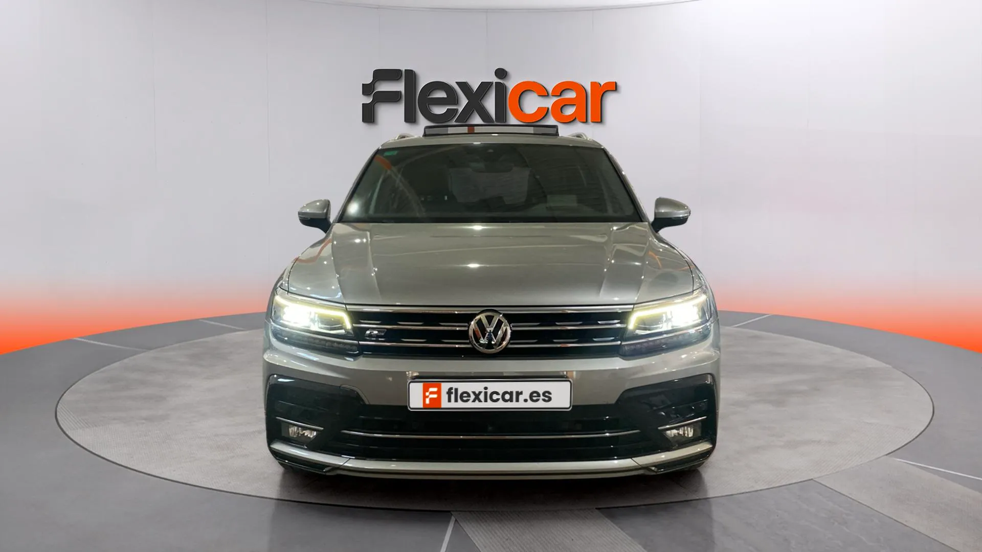 Volkswagen Tiguan R-Line 2.0 TDI DSG - foto 8