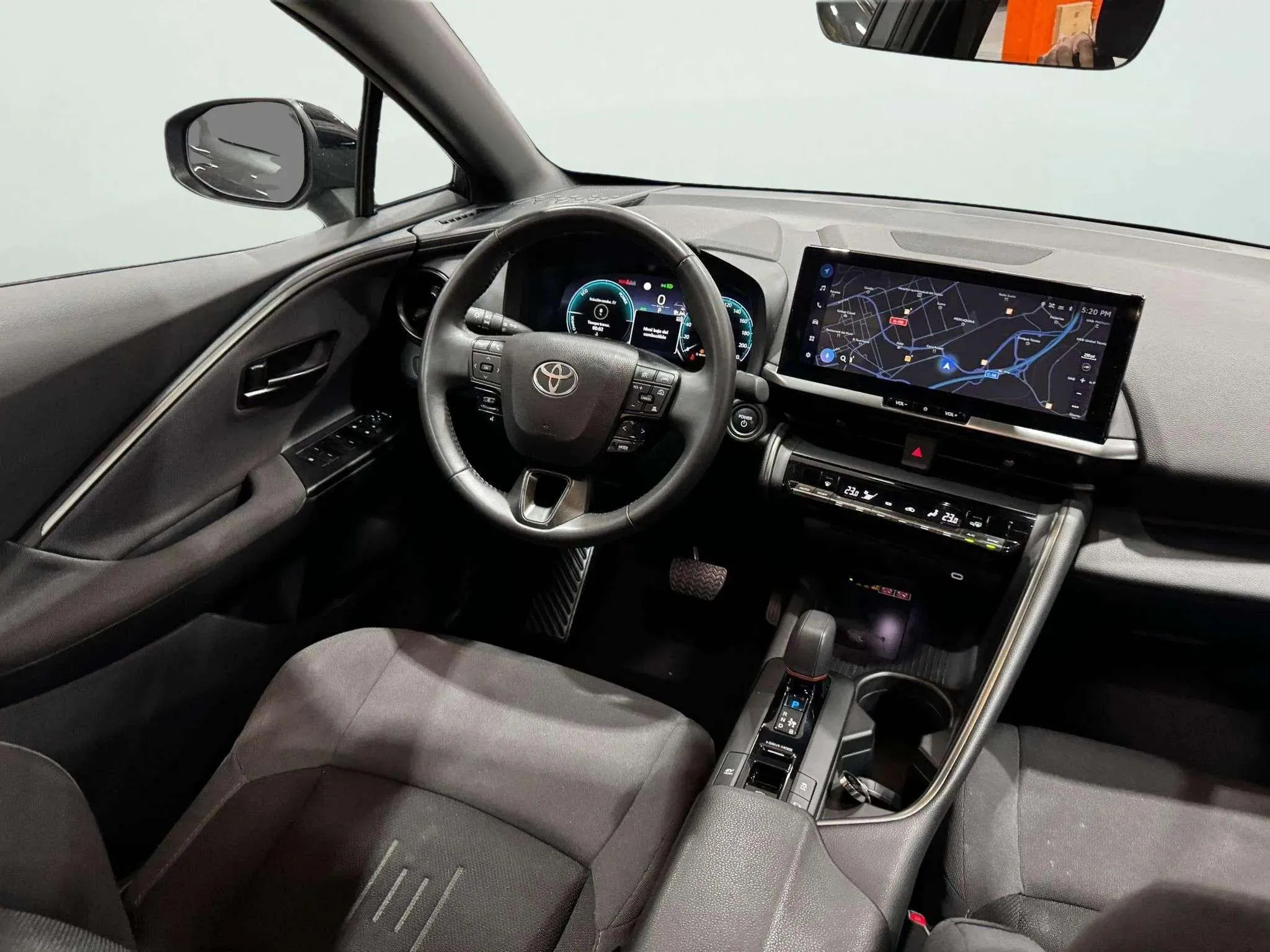 Toyota C-HR 1.8 140H Advance - foto 11