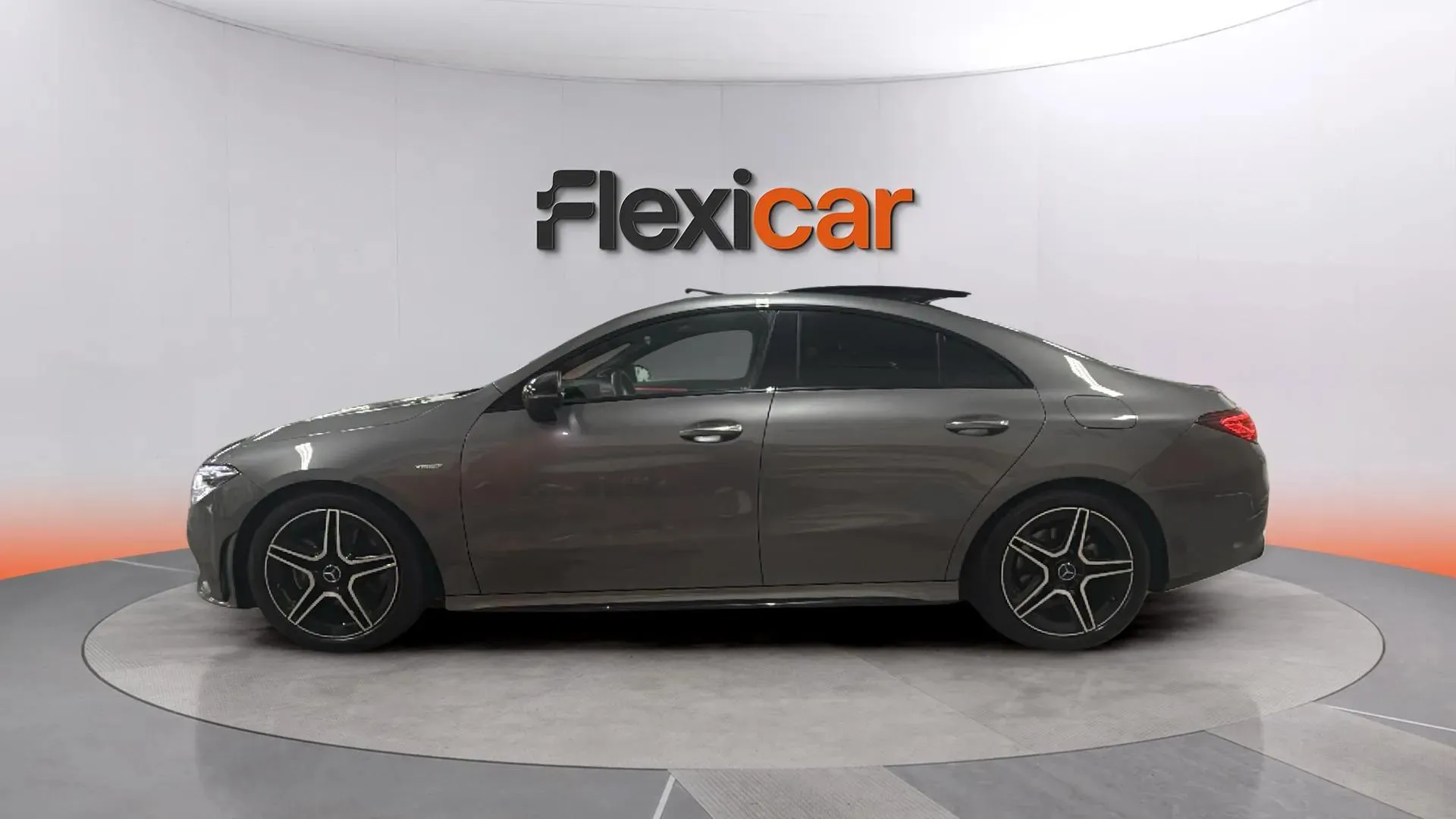 Mercedes-Benz CLA 200 - foto 4