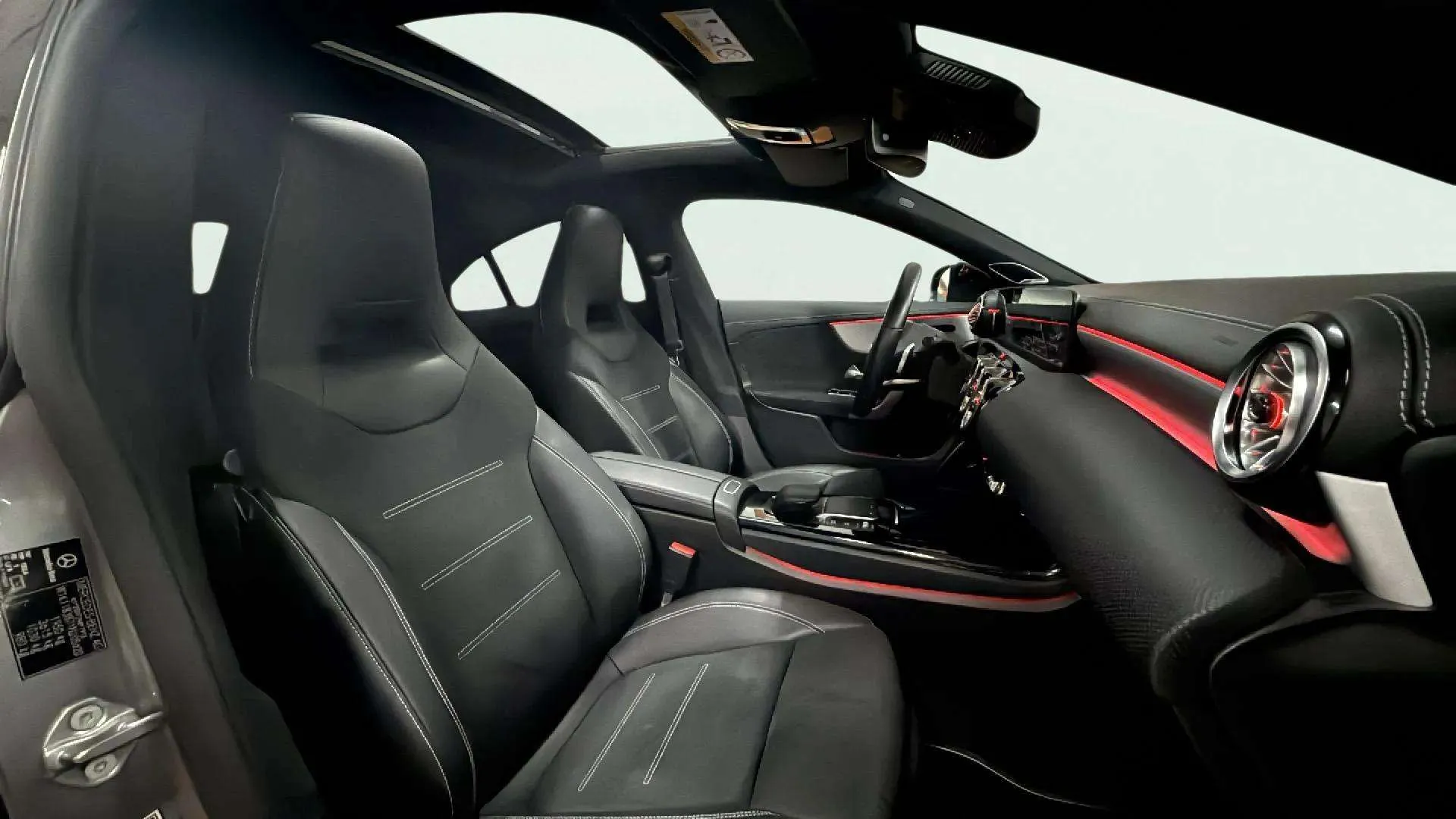 Mercedes-Benz CLA 200 - foto 11