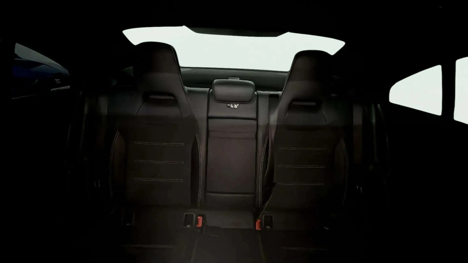 Mercedes-Benz CLA 200 - foto 15