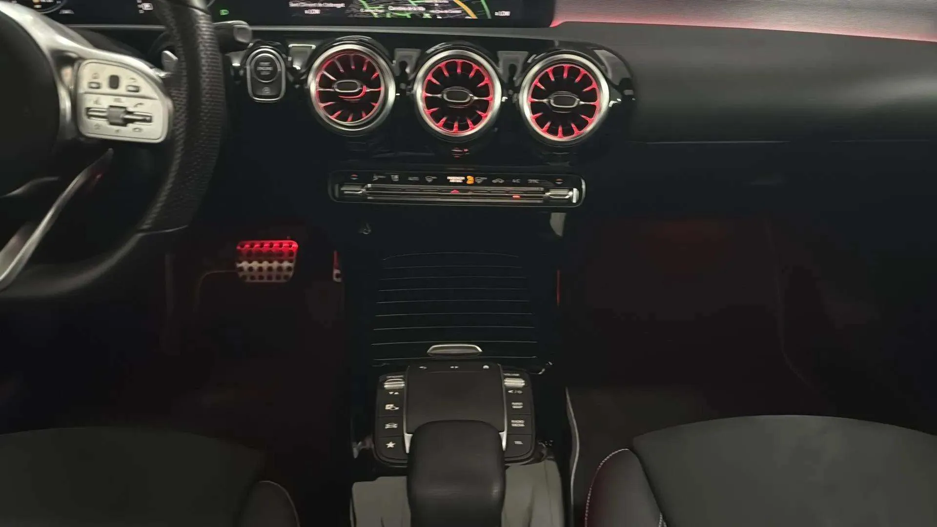 Mercedes-Benz CLA 200 - foto 12