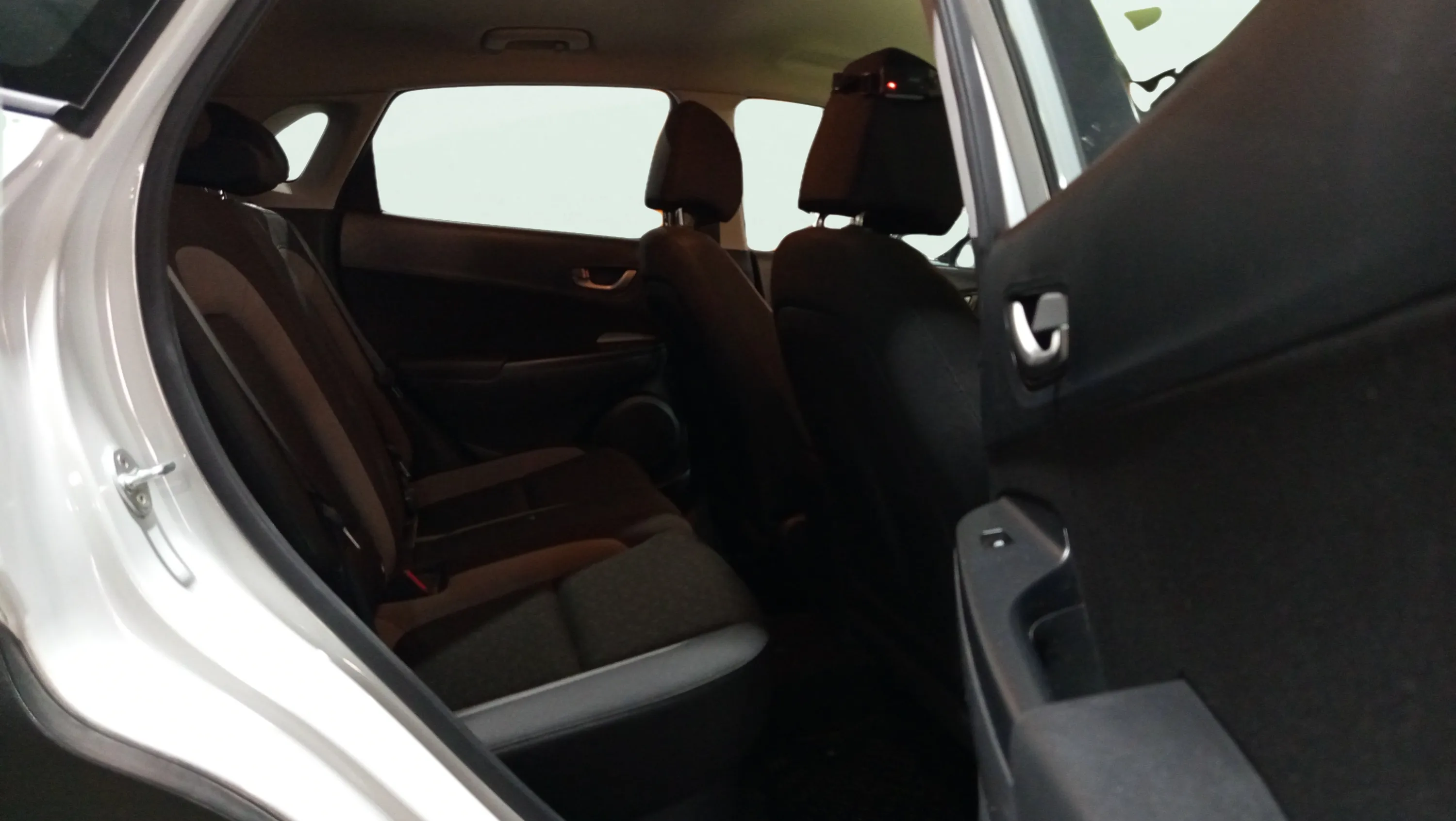 Hyundai Kona 1.0 T-GDi Essence 4x2 - foto 18