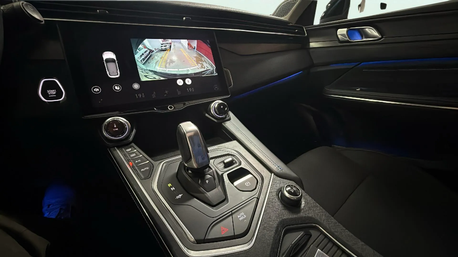 Lynk & Co 01 1.5 PHEV - foto 18