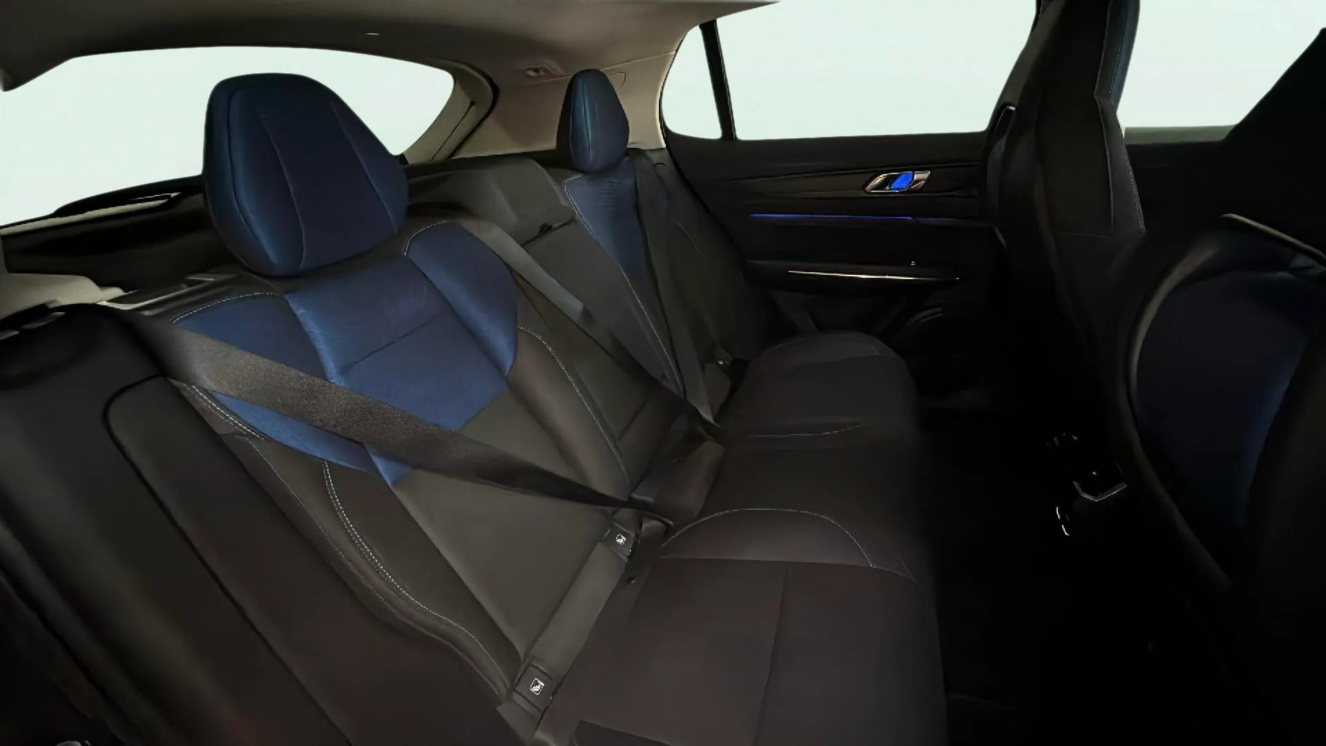 Lynk & Co 01 1.5 PHEV - foto 13