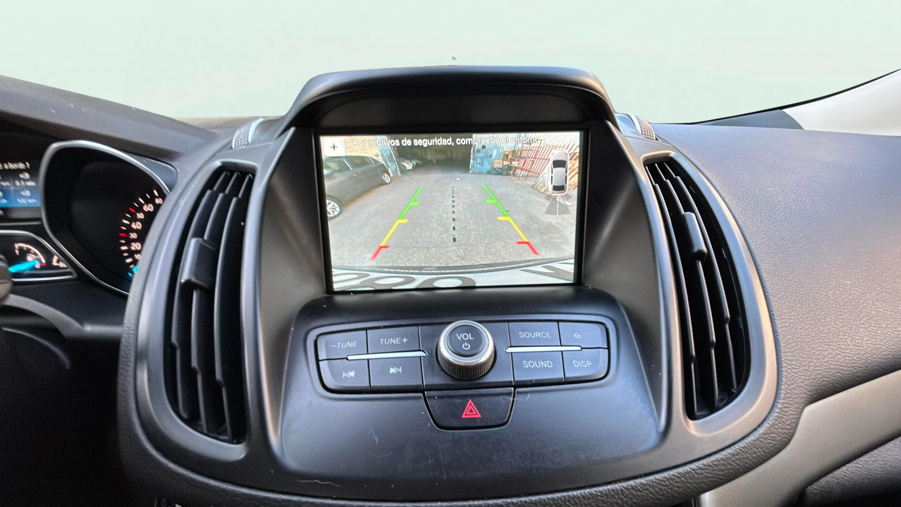 Ford Kuga 1.5 EcoBoost 4x2 Trend - foto 27
