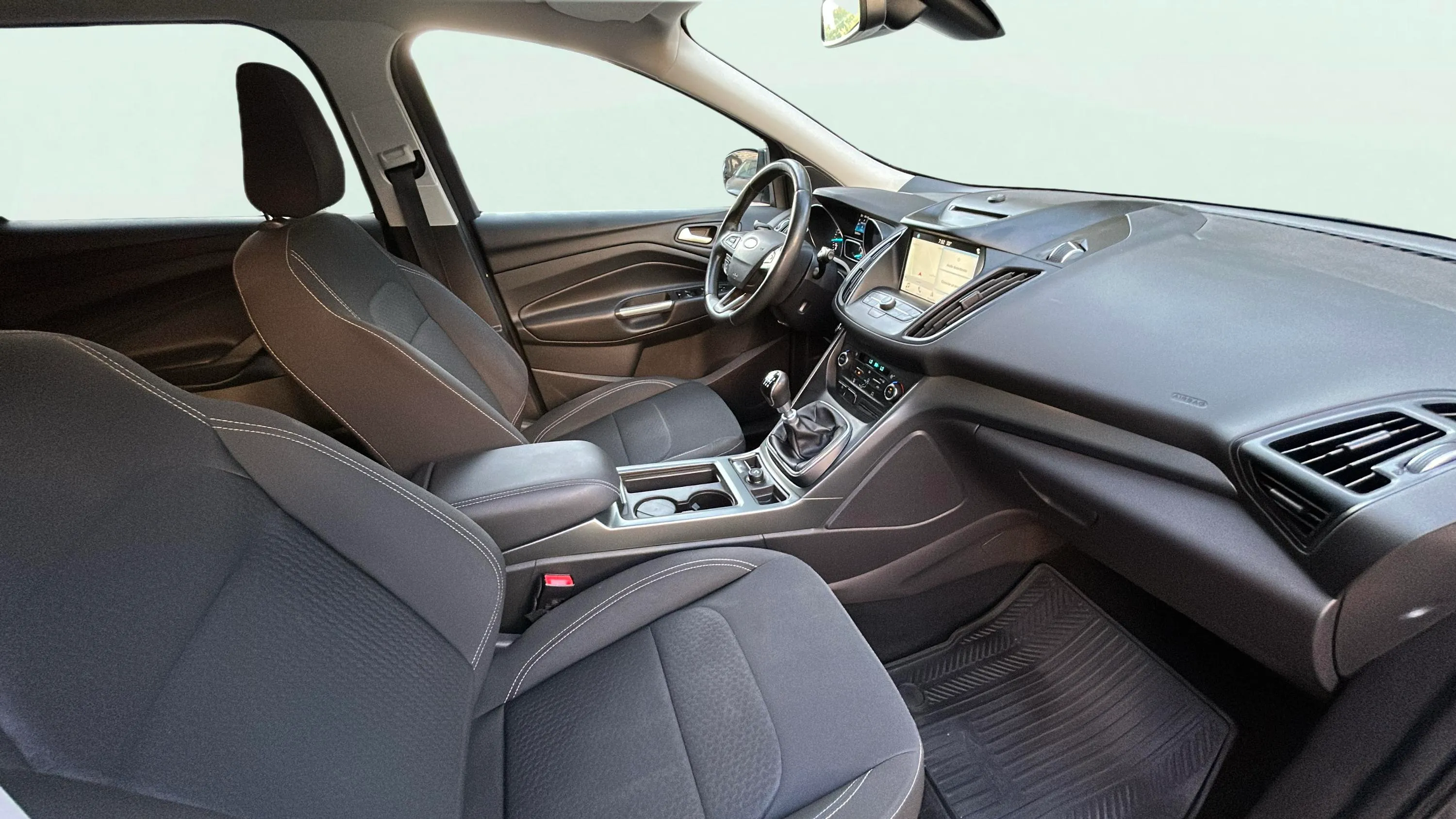 Ford Kuga 1.5 EcoBoost 4x2 Trend - foto 14