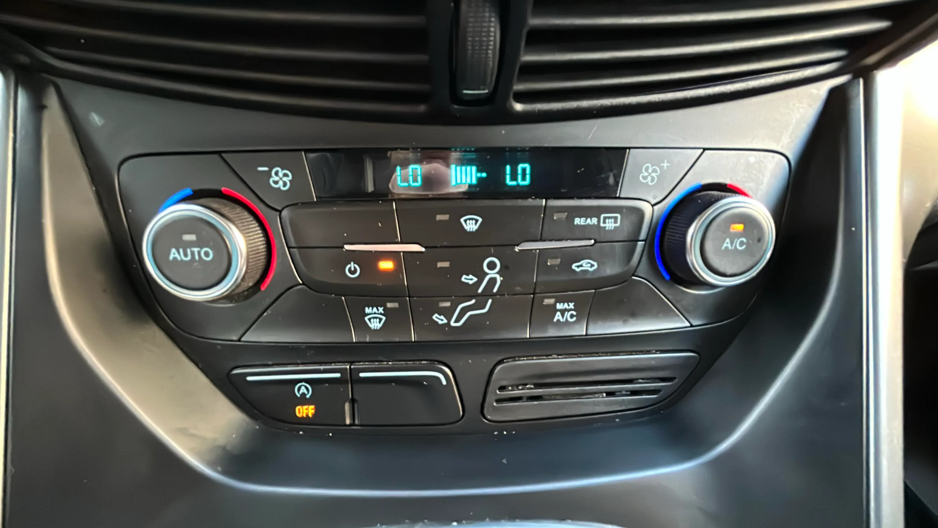 Ford Kuga 1.5 EcoBoost 4x2 Trend - foto 21