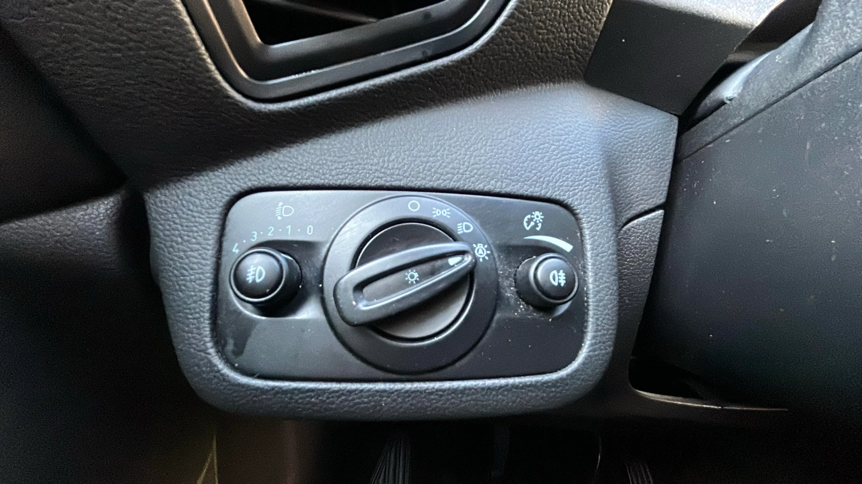 Ford Kuga 1.5 EcoBoost 4x2 Trend - foto 18