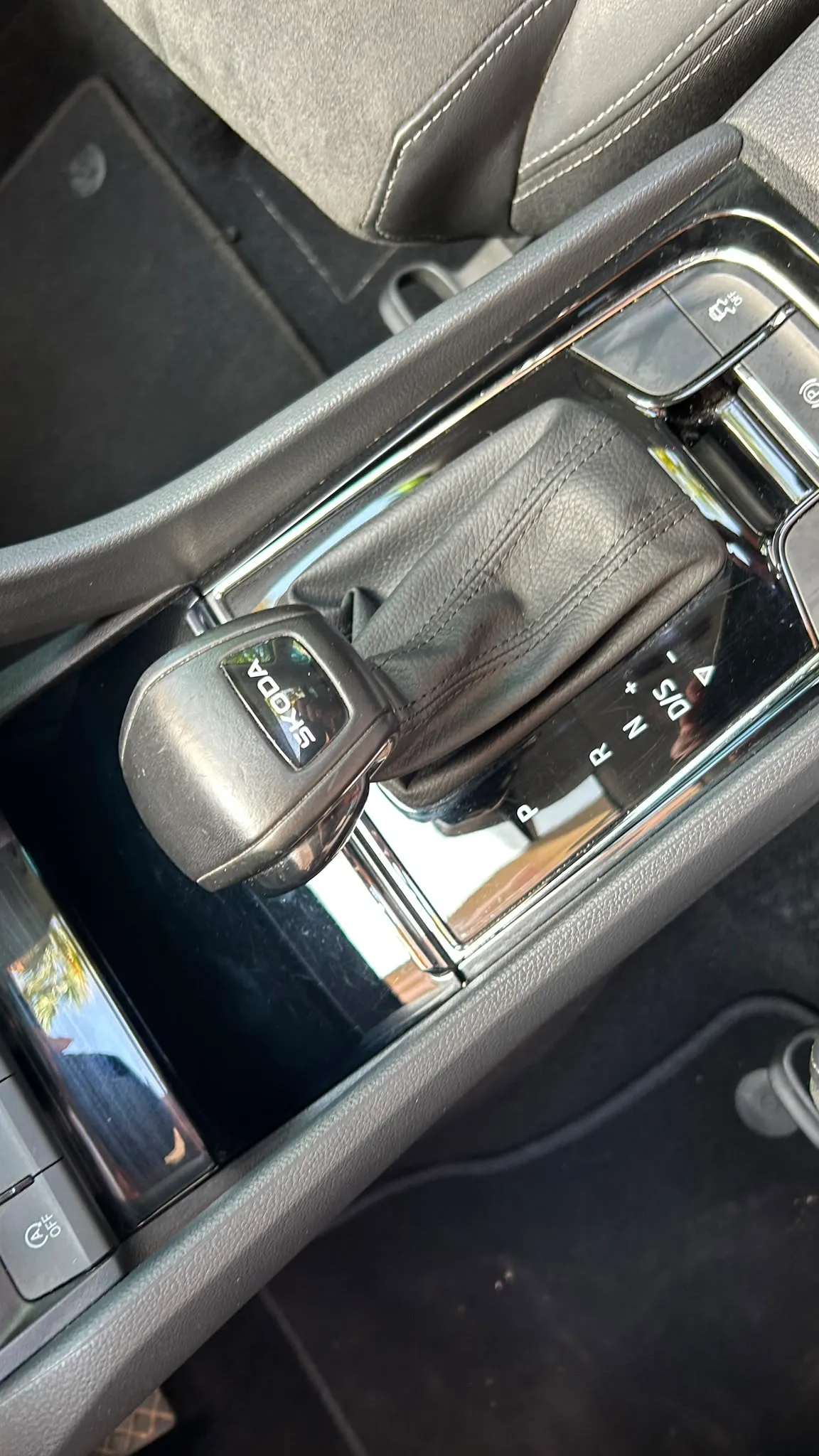Škoda Karoq 1.5 TSI DSG ACT Selection - foto 10