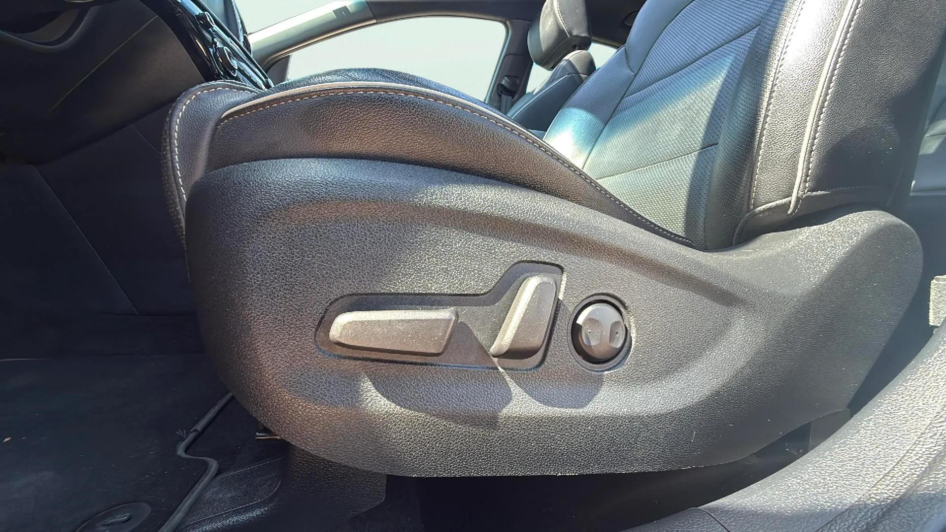 Kia Sportage 1.6 T-GDi GT Line Plus DCT 4x4 - foto 22