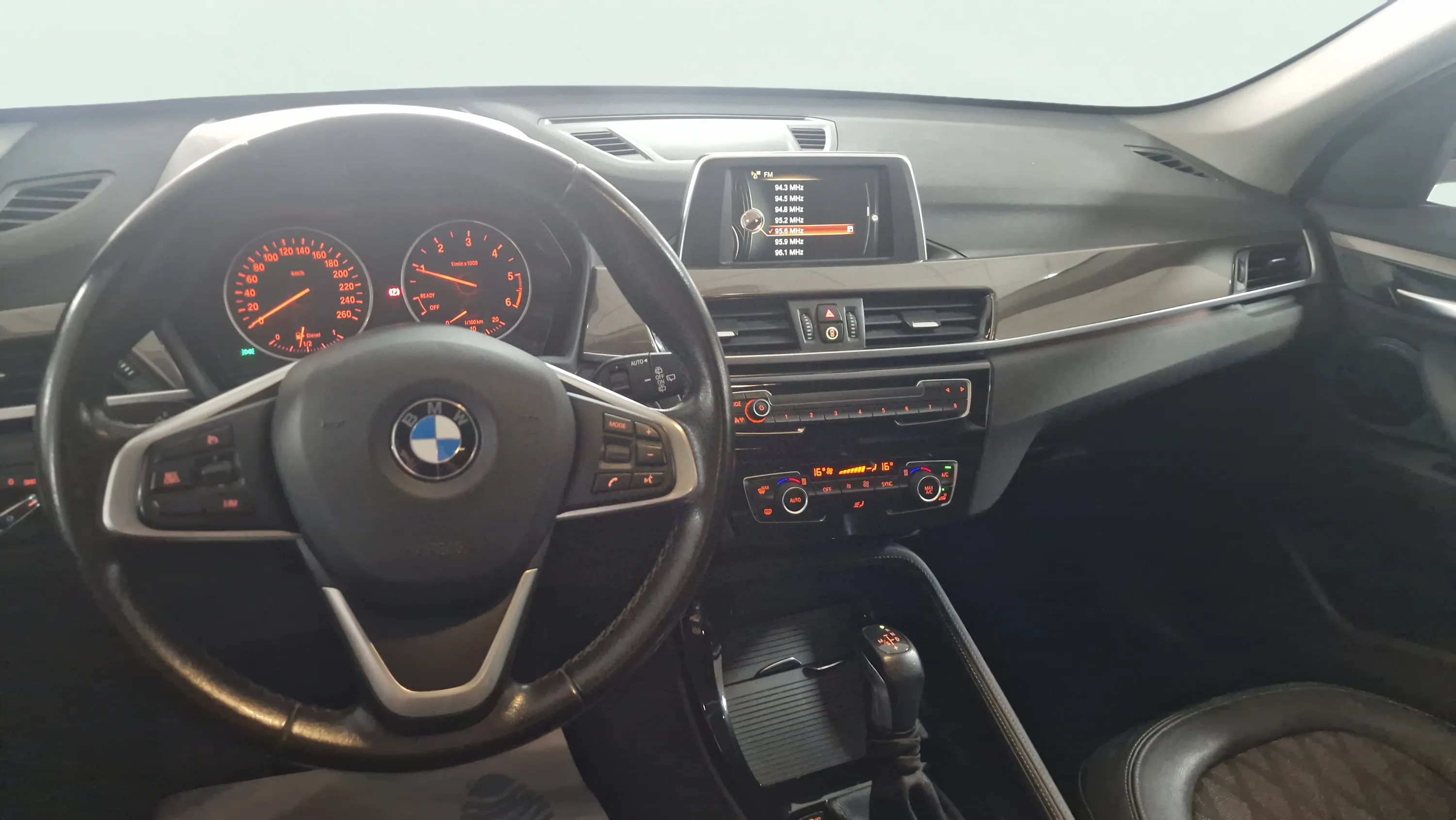 BMW X1 sDrive18d - foto 11