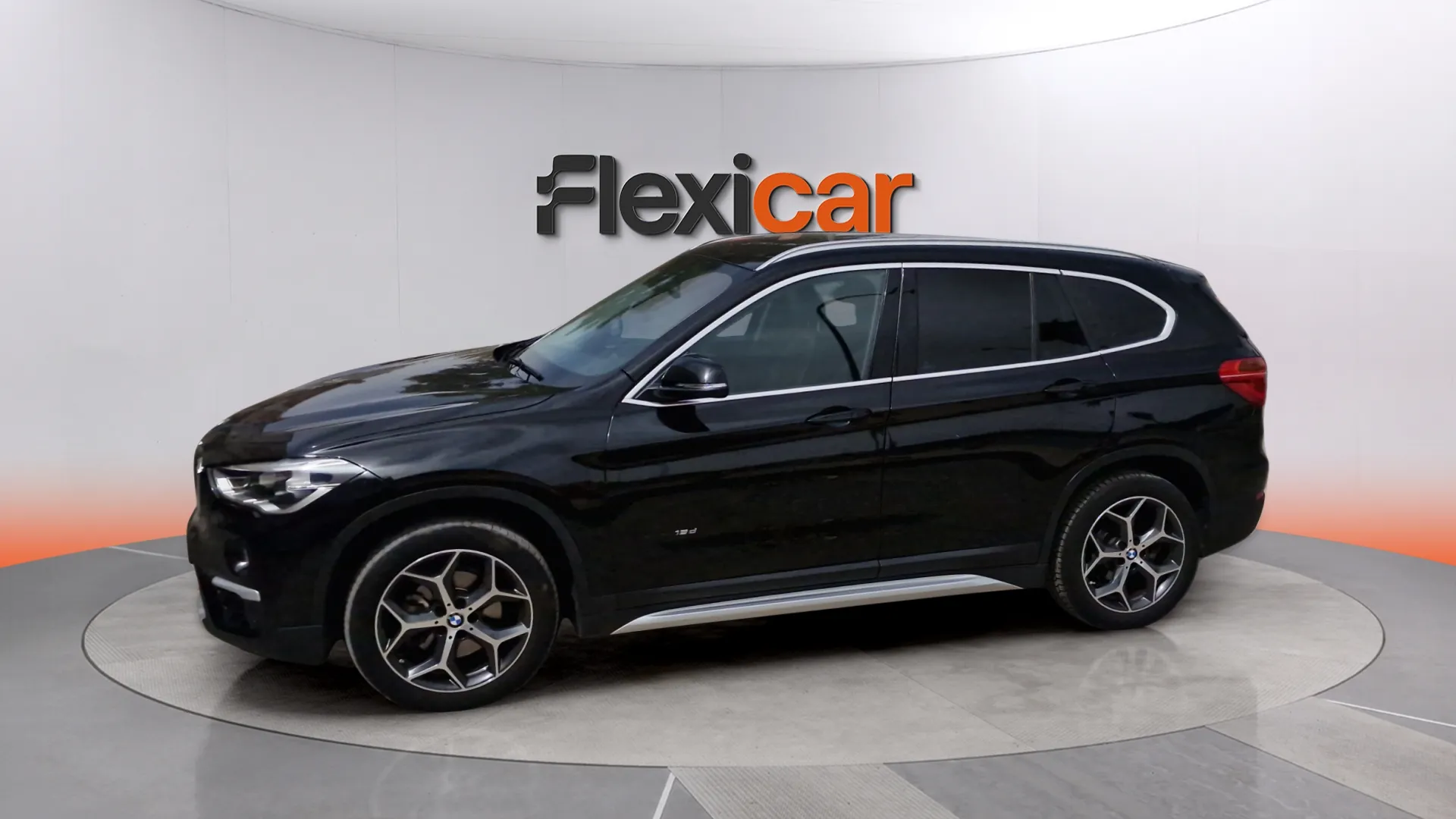 BMW X1 sDrive18d - foto 8