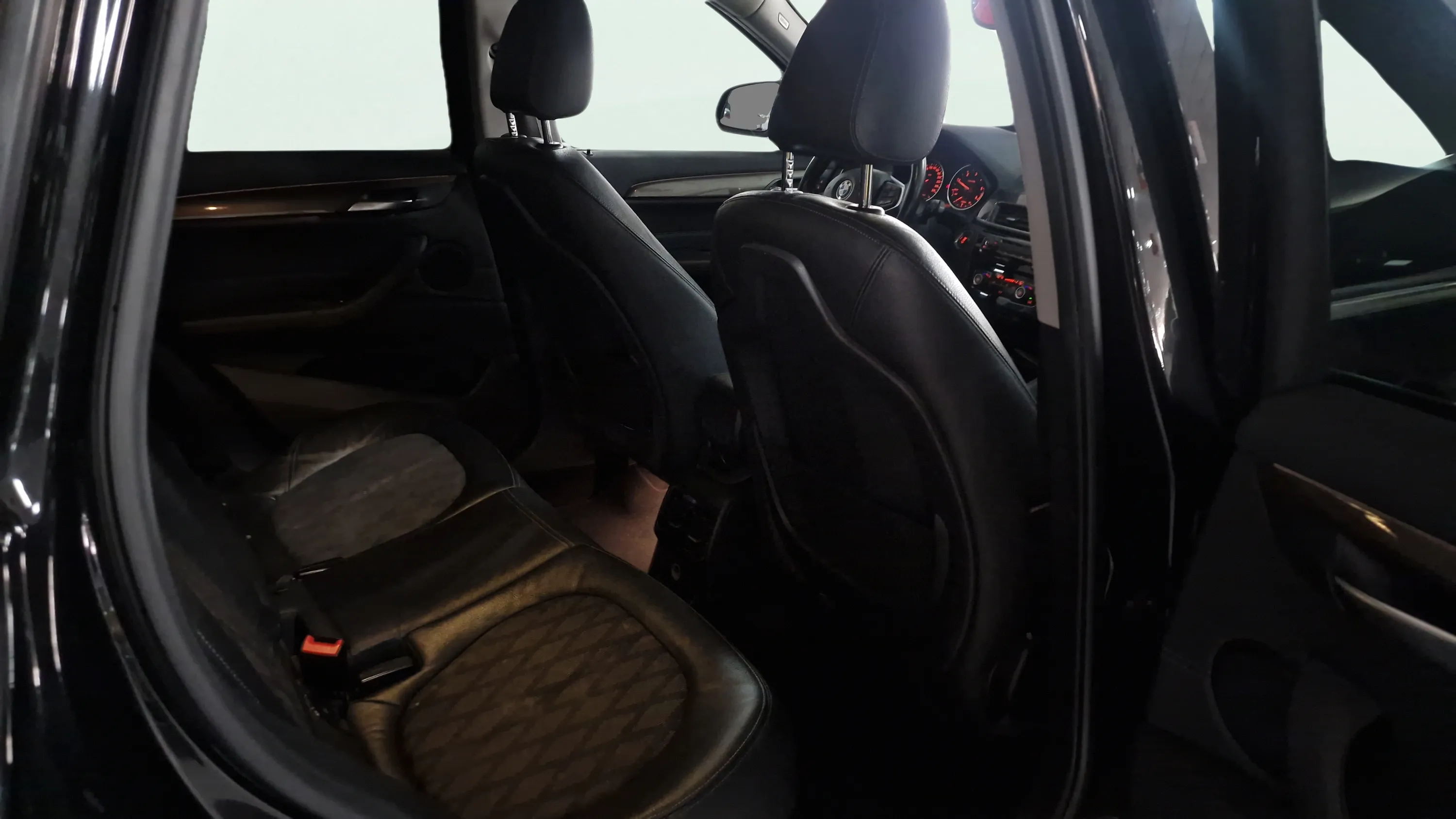 BMW X1 sDrive18d - foto 24