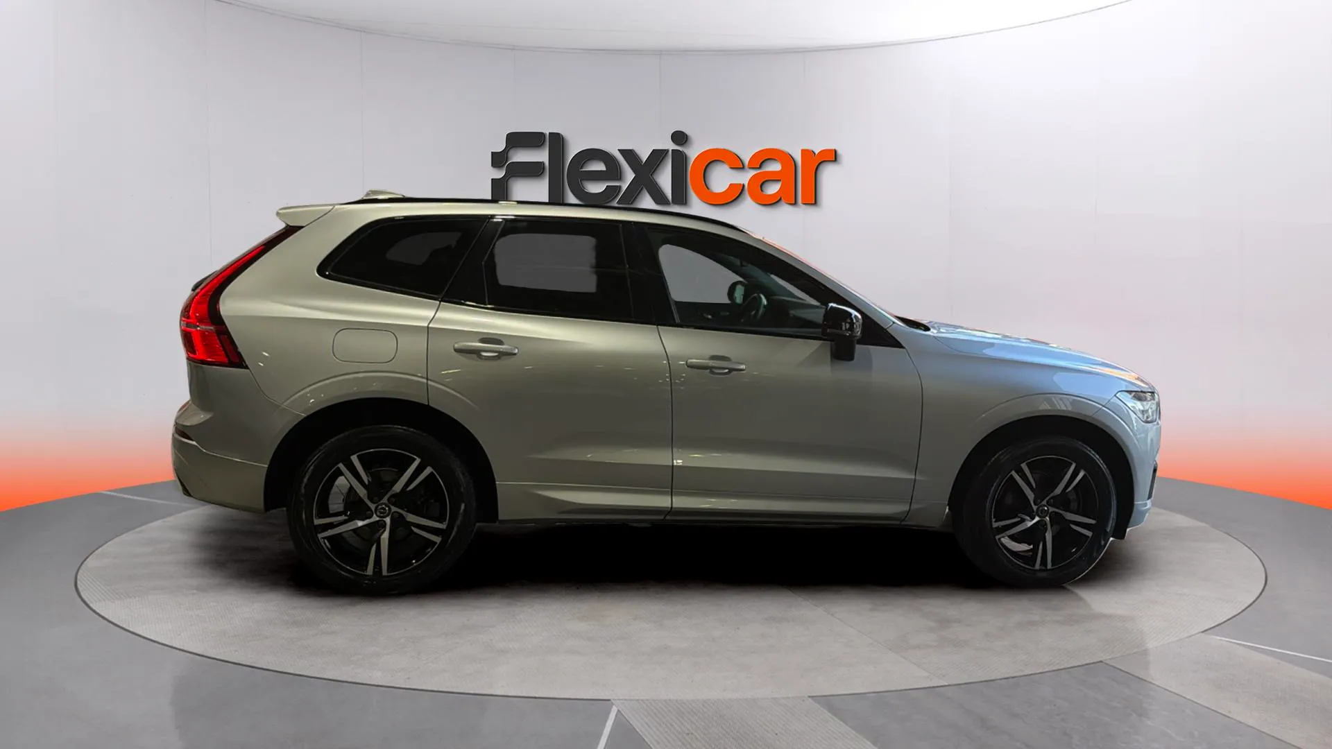 Volvo XC60 2.0 D4 R-Design - foto 3