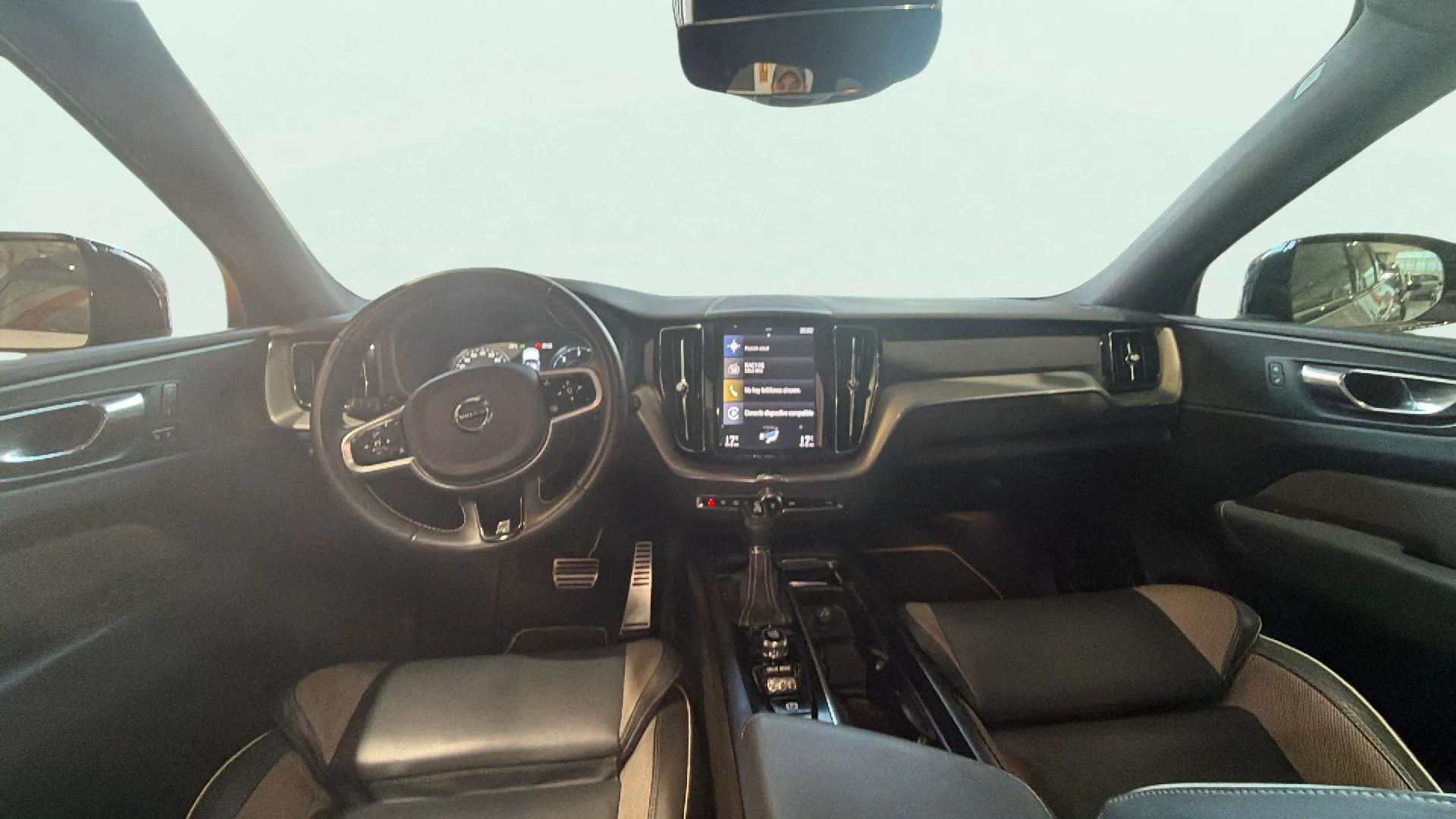 Volvo XC60 2.0 D4 R-Design - foto 13