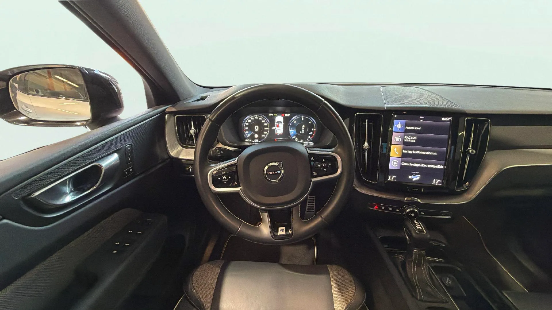 Volvo XC60 2.0 D4 R-Design - foto 7
