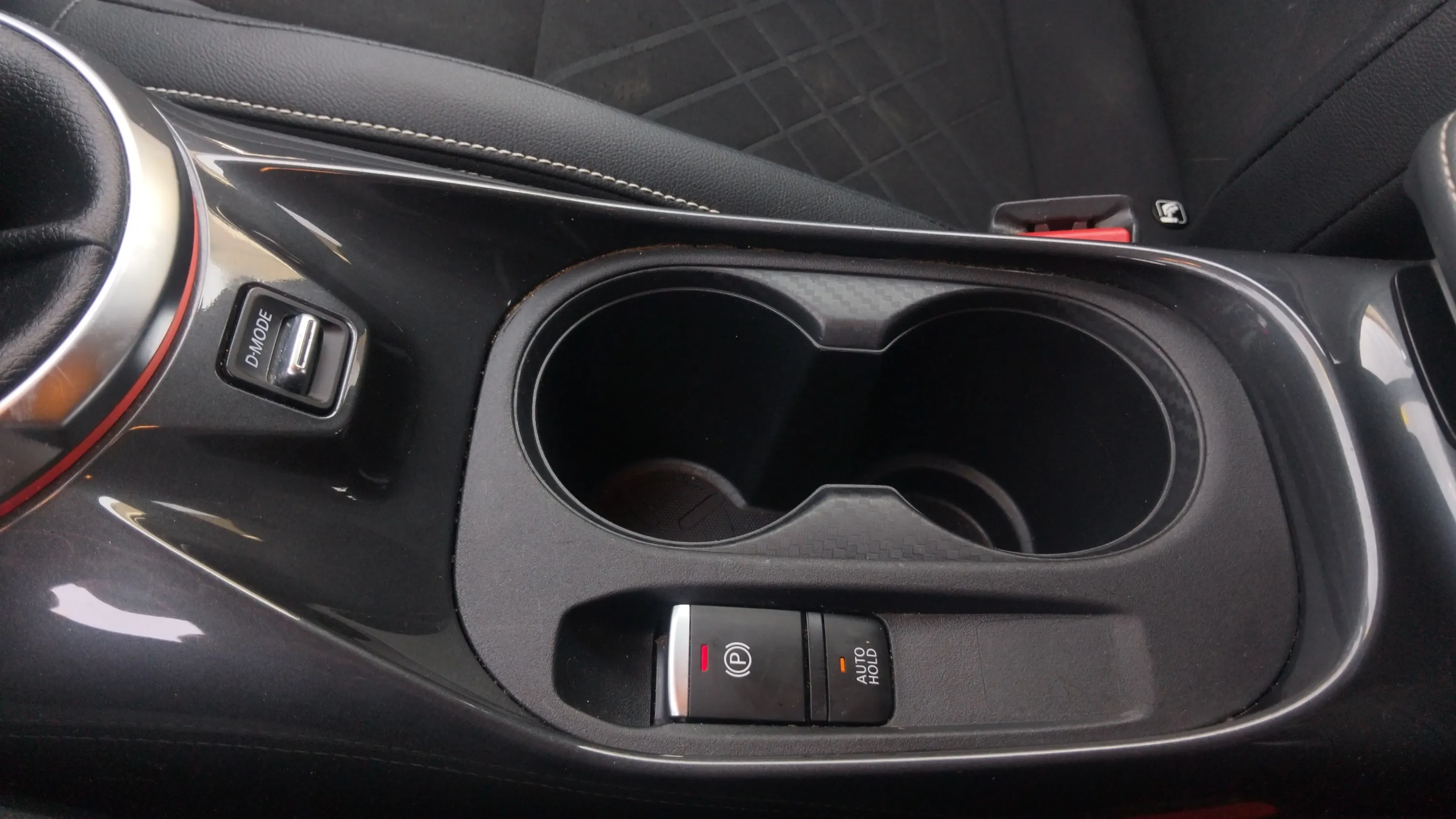 Nissan Juke DIG-T 6 M/T Tekna - foto 16